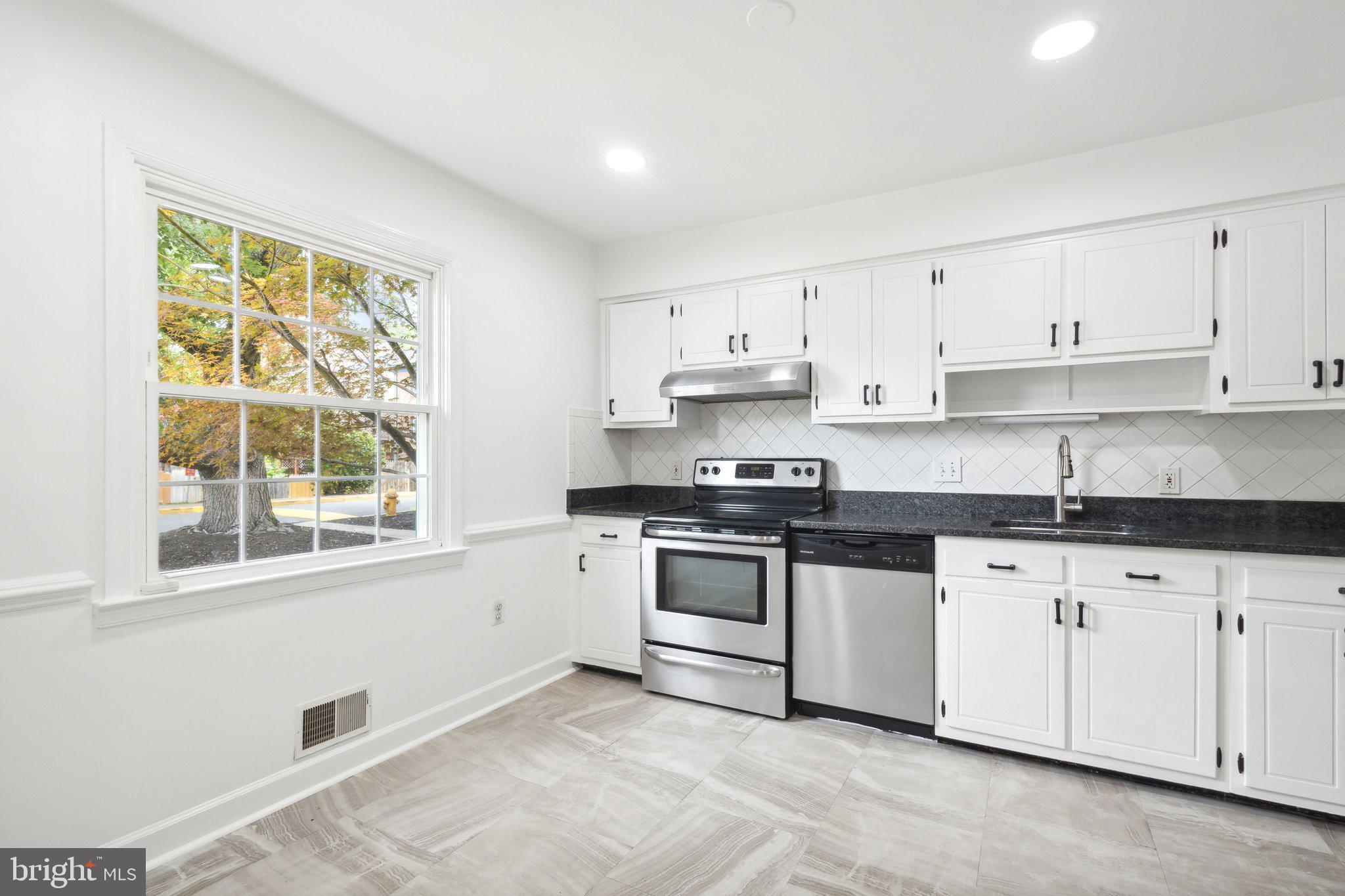 RIVERVIEW OVERLOOK - Residential