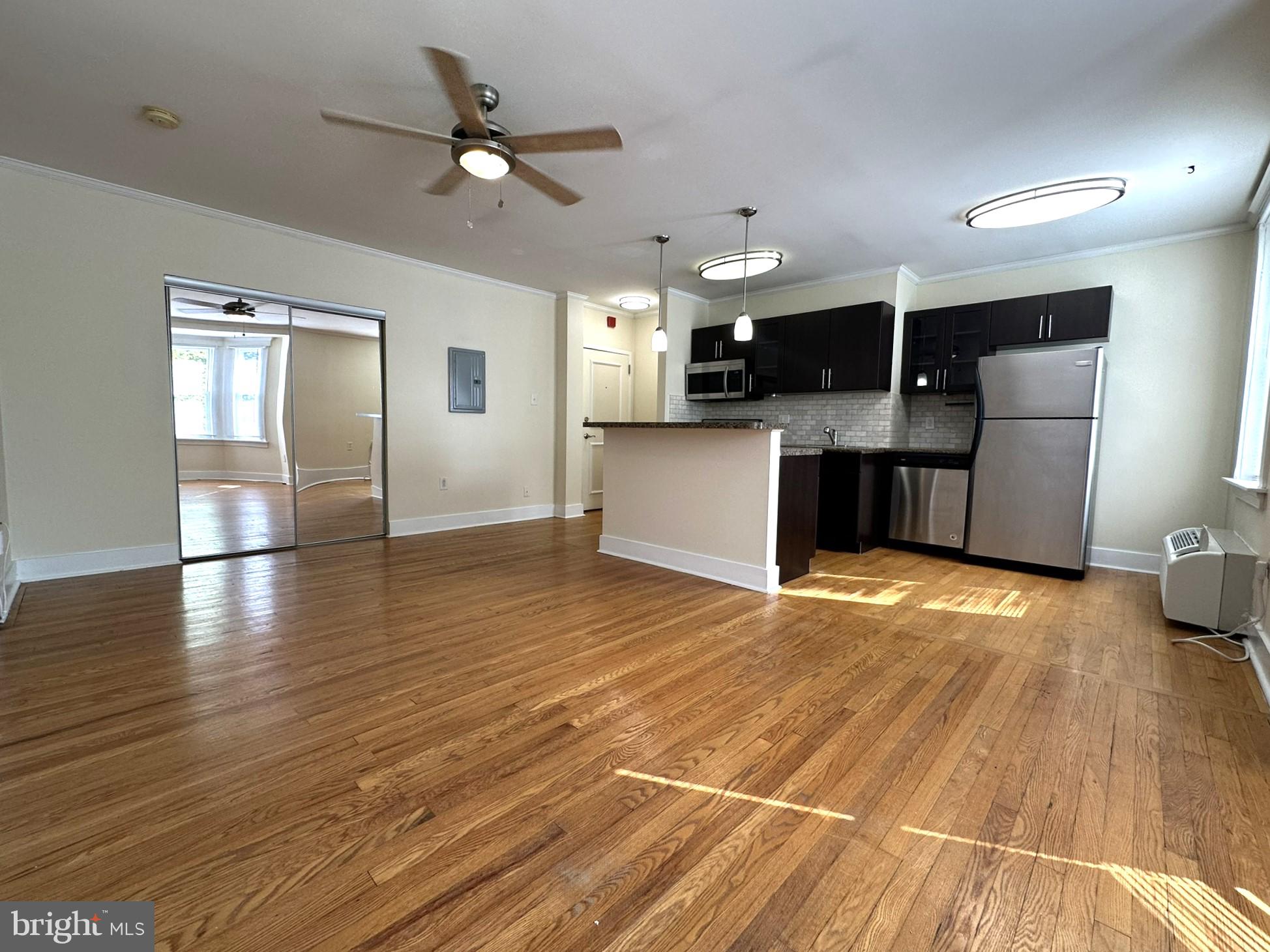 437 W SCHOOL HOUSE LANE D-06