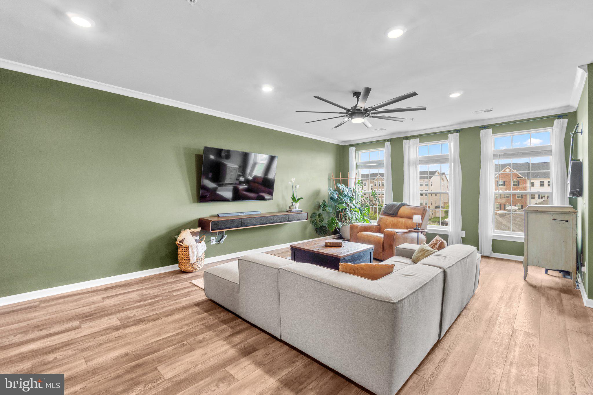 5934 FORUM SQUARE
