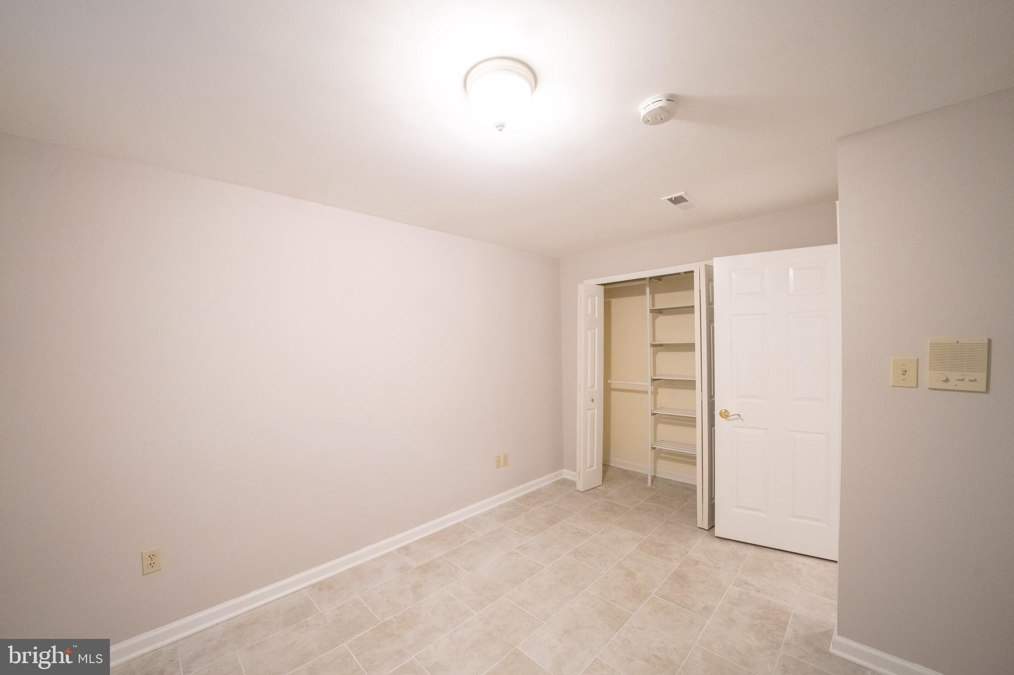 LITTLE ROCKY RUN - Residential Lease