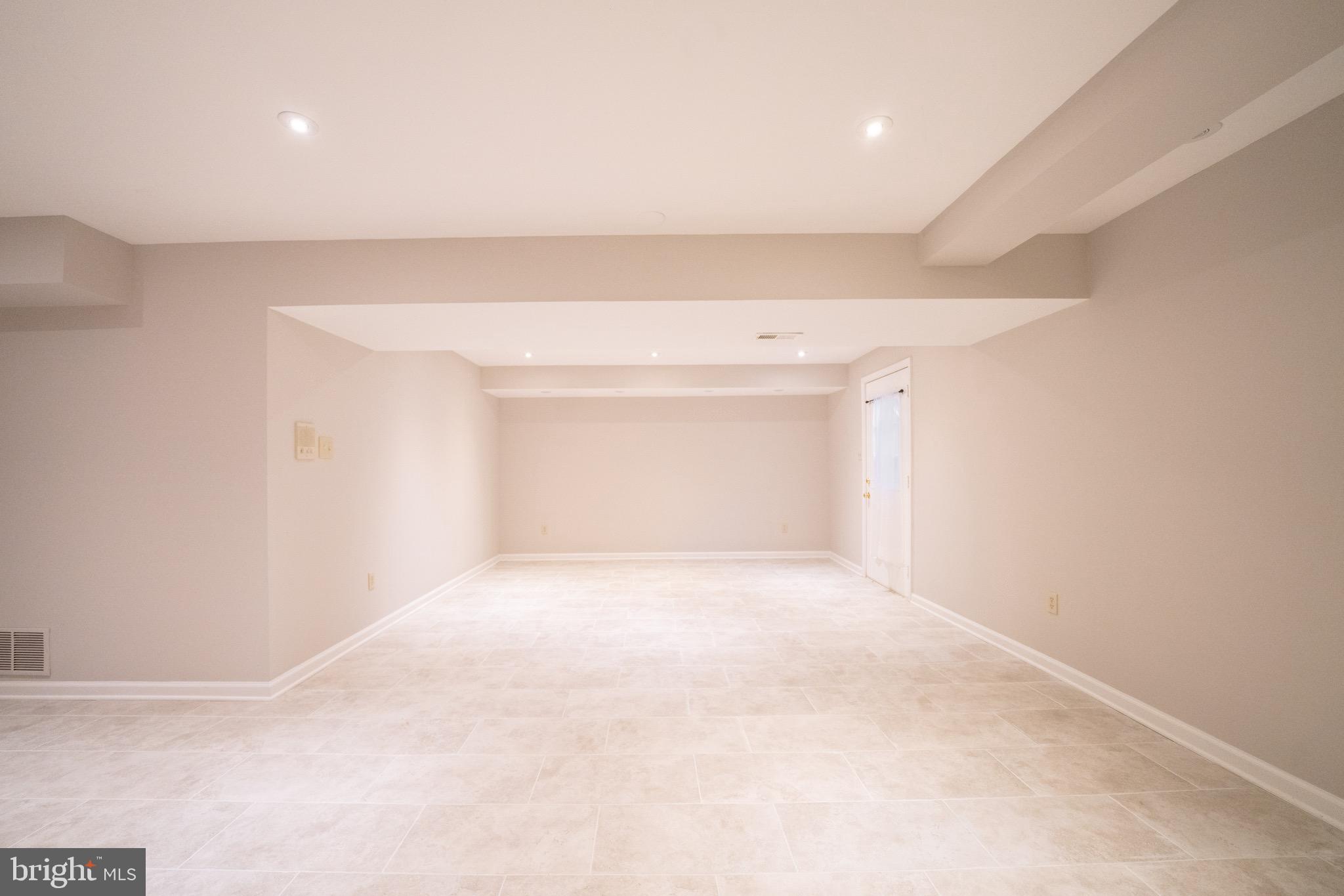 LITTLE ROCKY RUN - Residential Lease