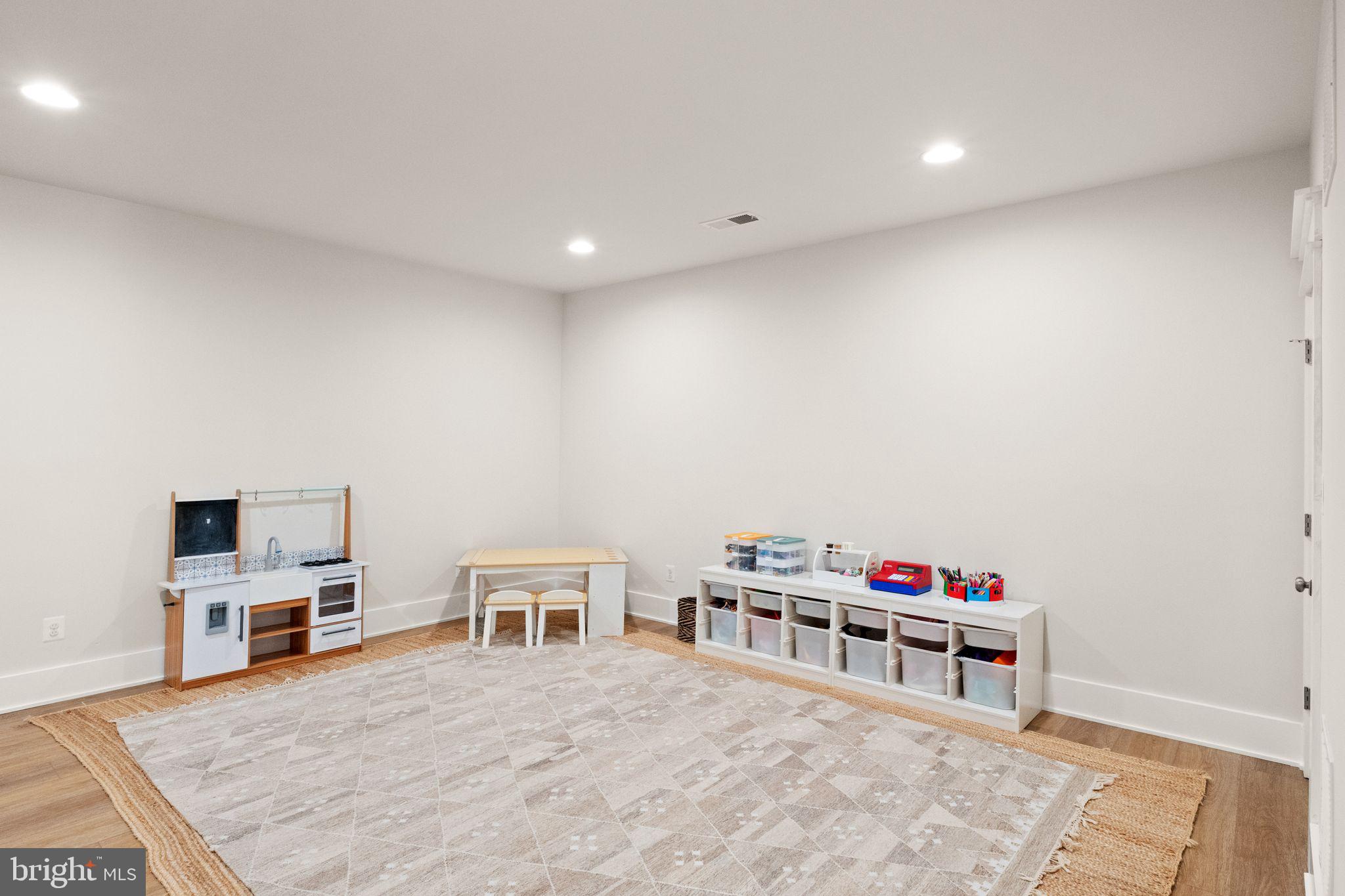 BRAMBLETON - Residential