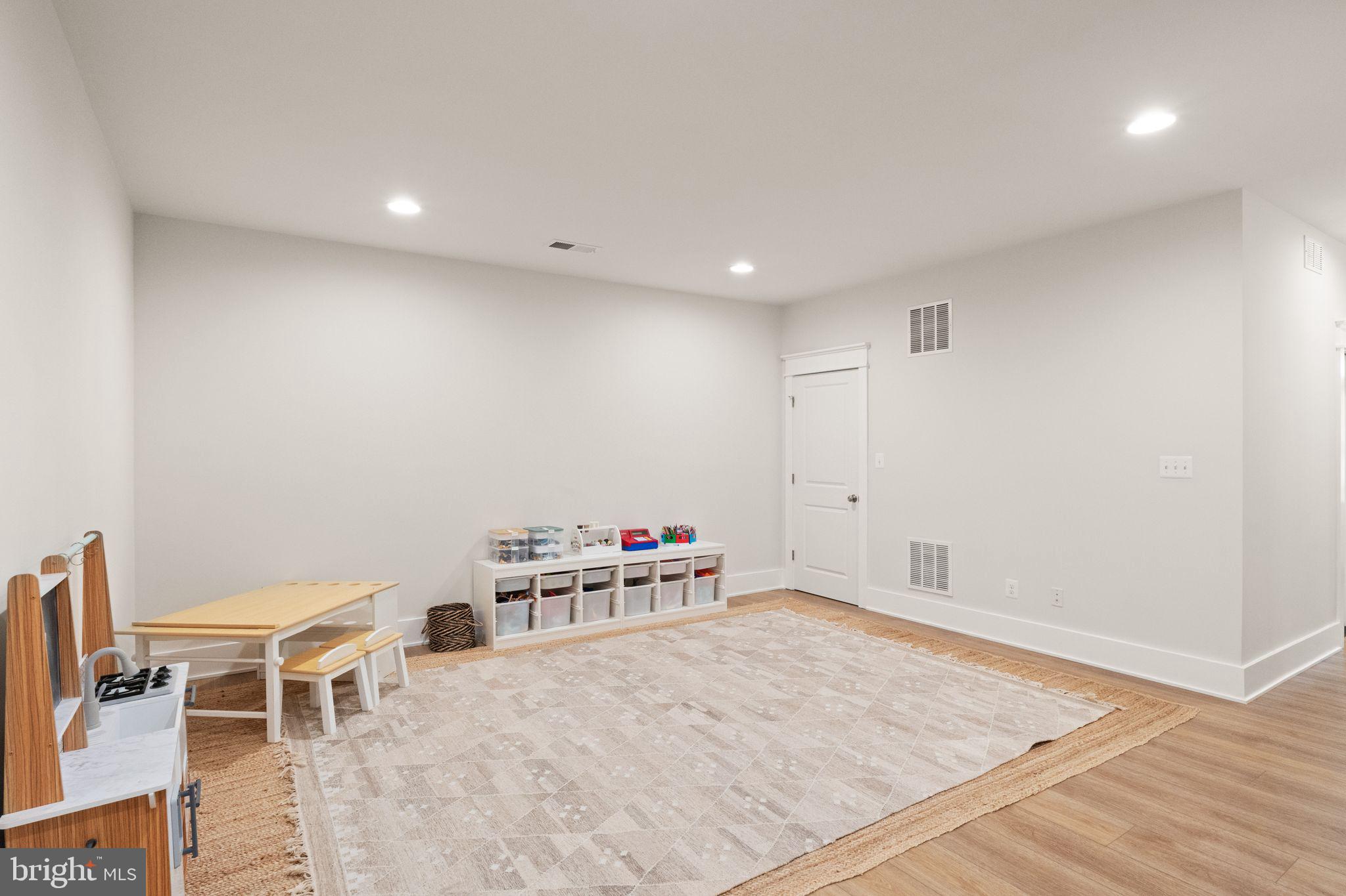 BRAMBLETON - Residential