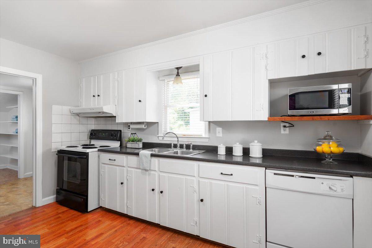 CENTREVILLE HEIGHTS - Residential