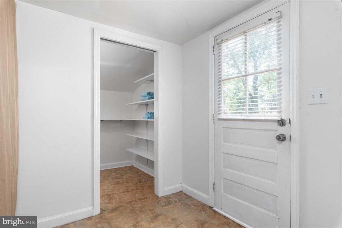 CENTREVILLE HEIGHTS - Residential