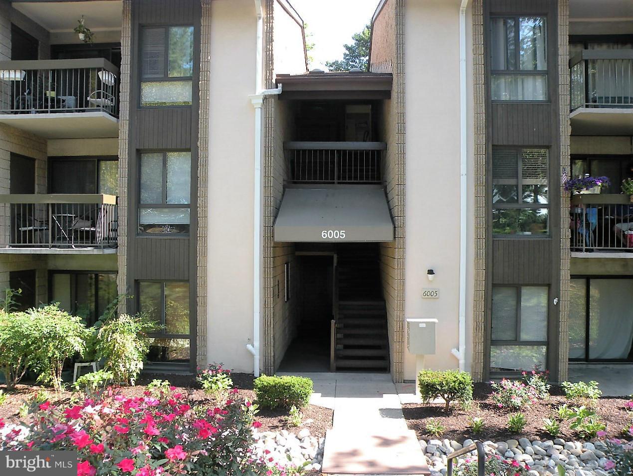 VILLAGE OF LONG REACH - Residential