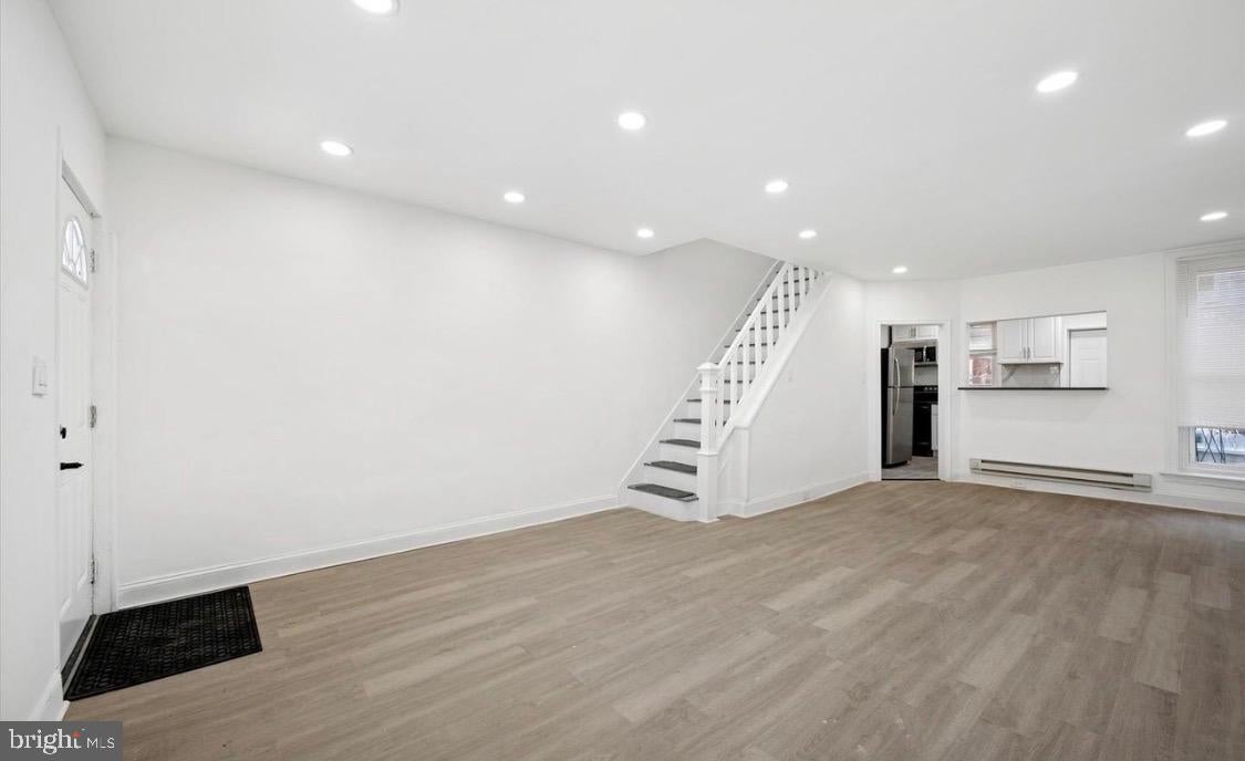 558 E HERMAN STREET