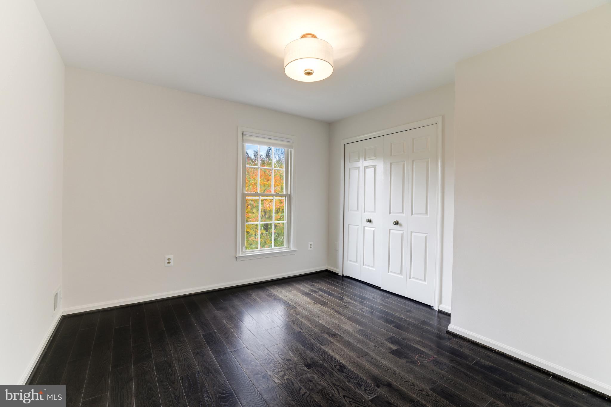 MCLEAN ESTATES - Residential