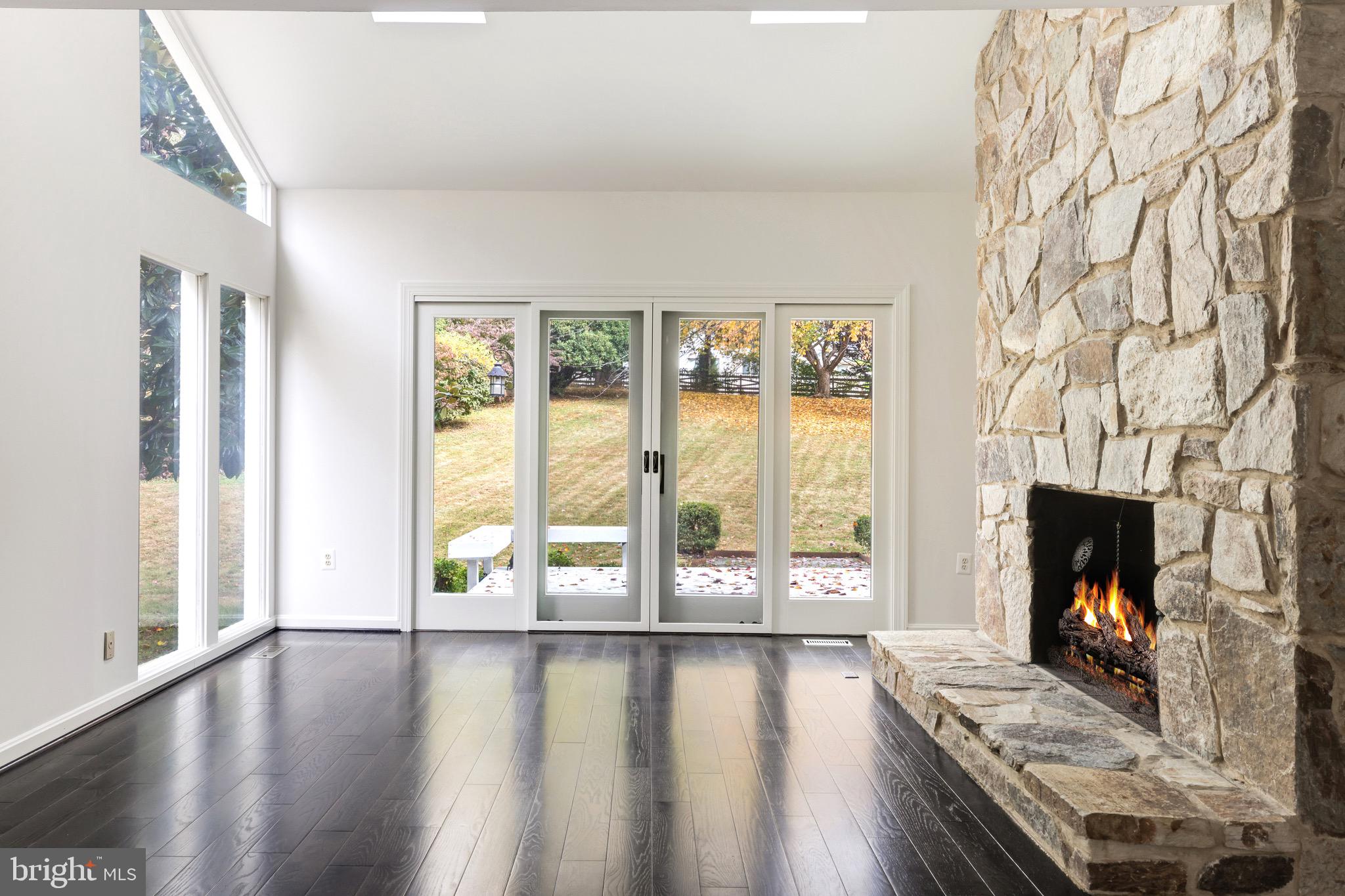 MCLEAN ESTATES - Residential