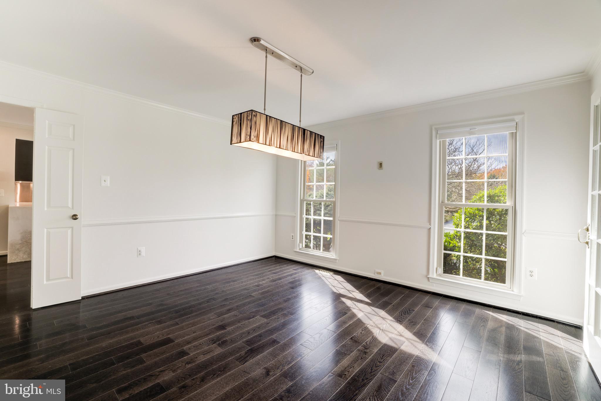 MCLEAN ESTATES - Residential