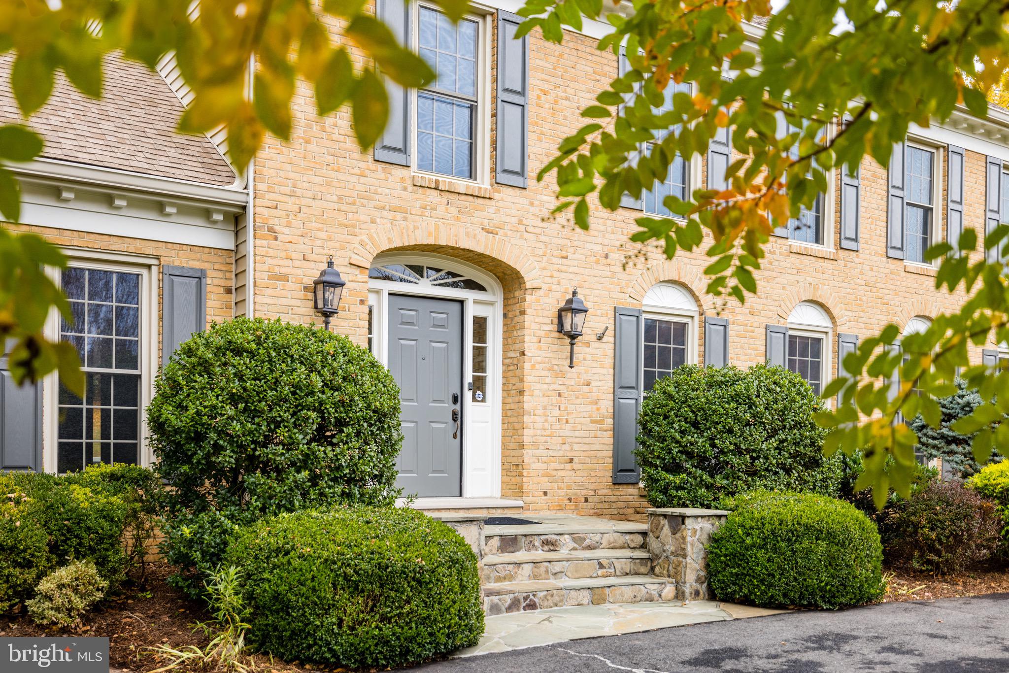 MCLEAN ESTATES - Residential