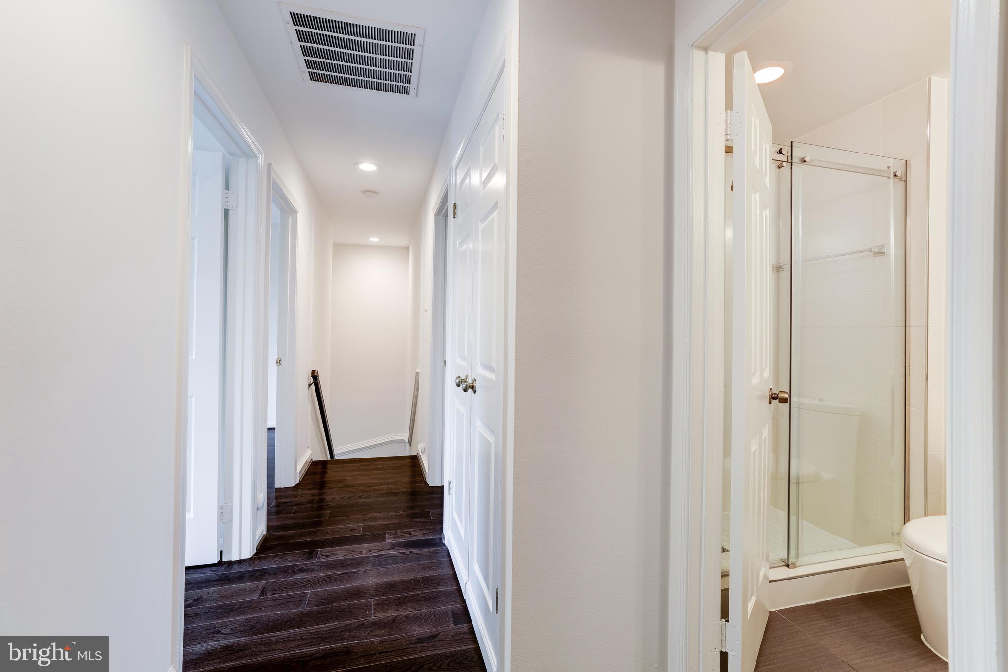 MCLEAN ESTATES - Residential