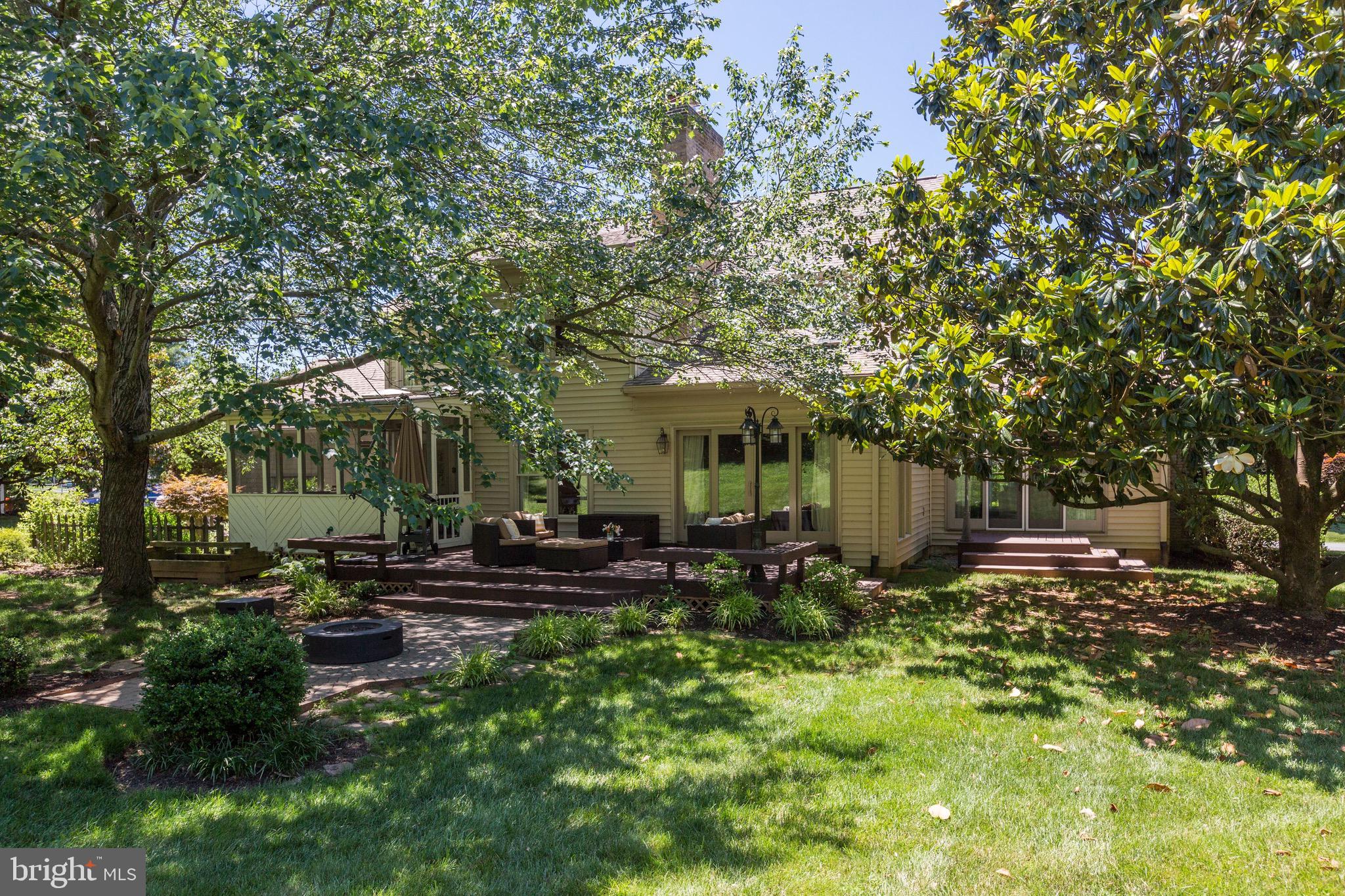 MCLEAN ESTATES - Residential