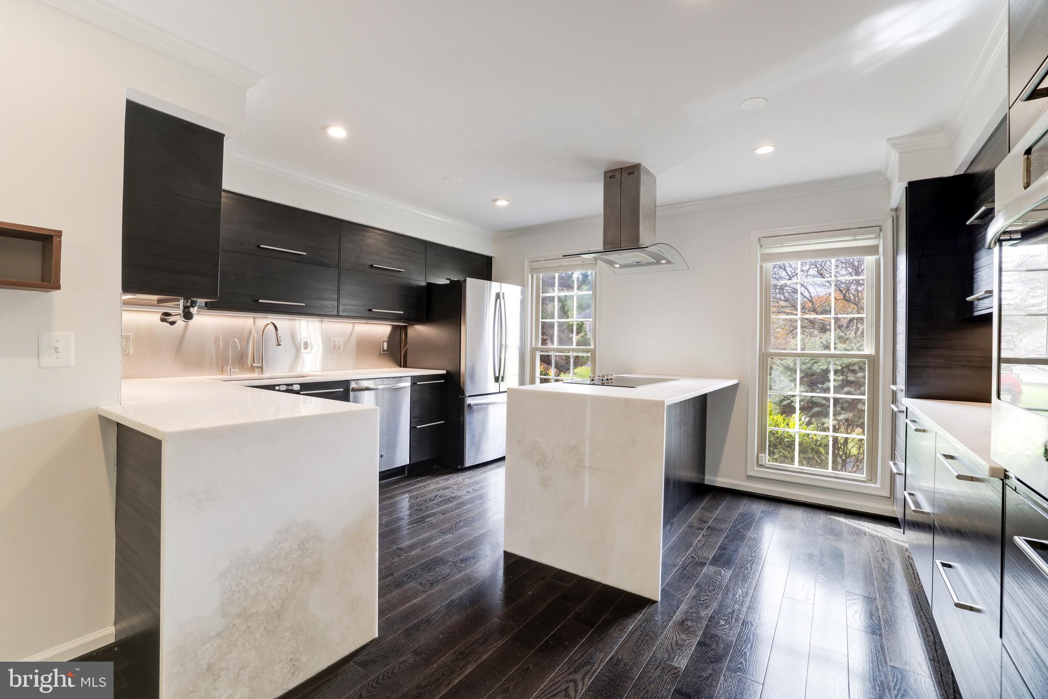 MCLEAN ESTATES - Residential