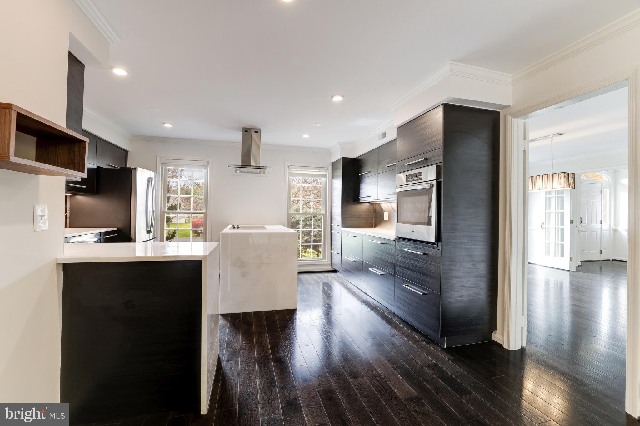 MCLEAN ESTATES - Residential