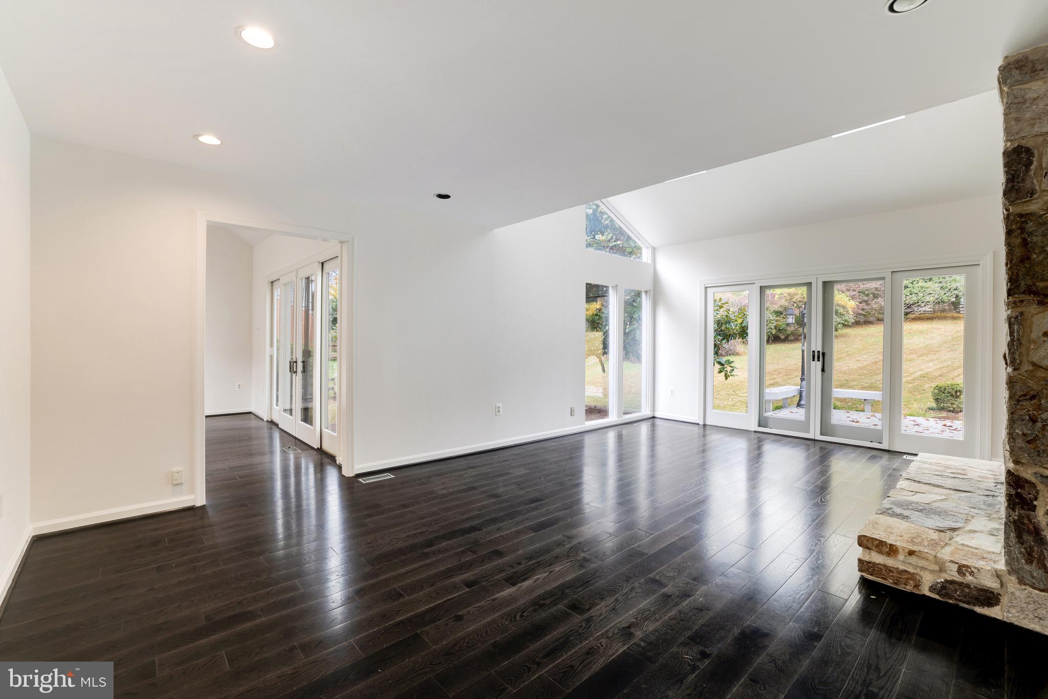 MCLEAN ESTATES - Residential