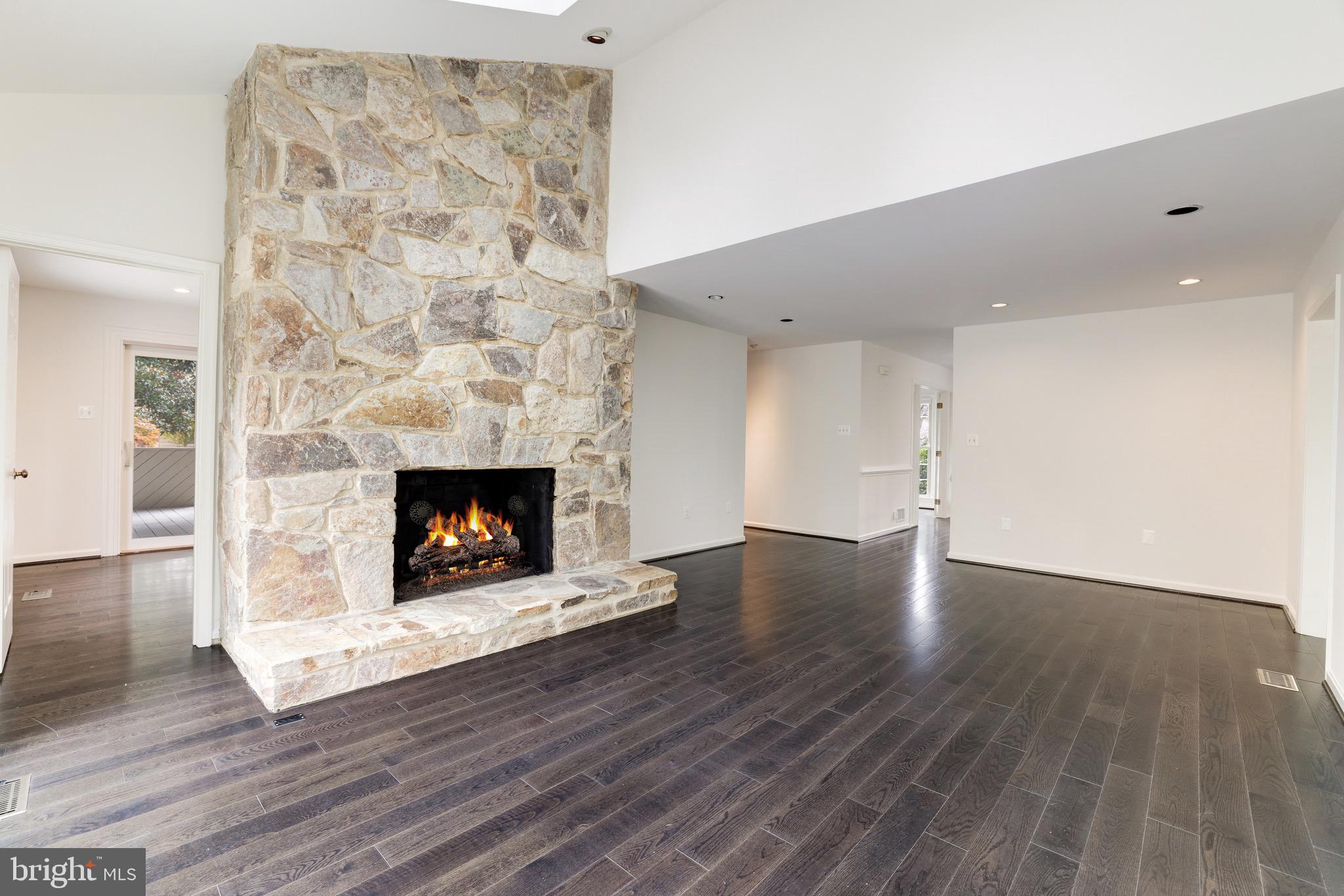 MCLEAN ESTATES - Residential