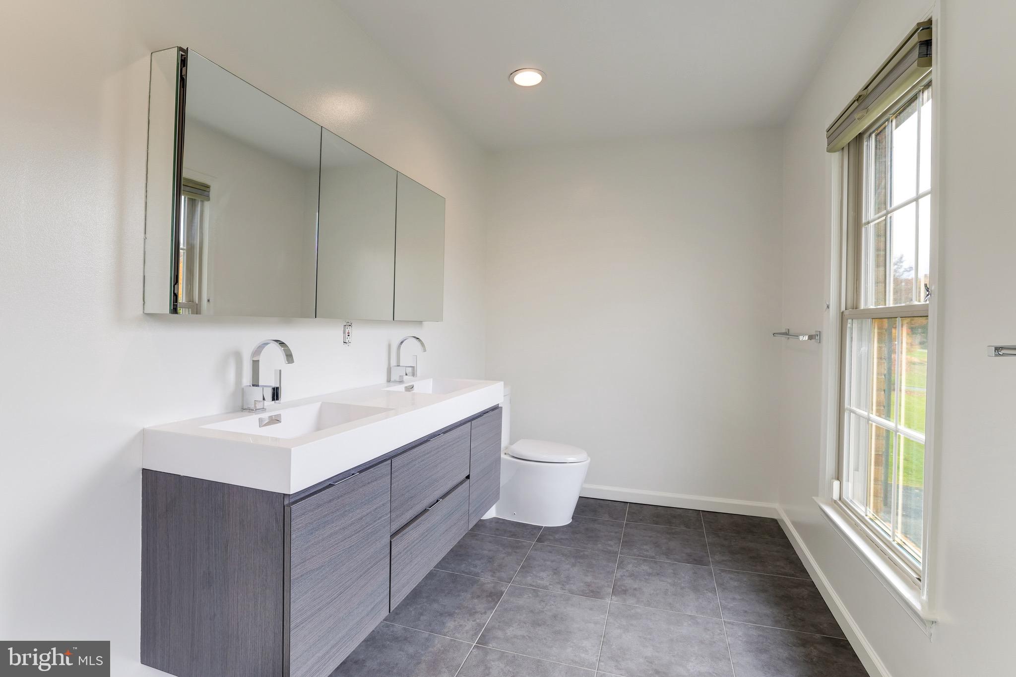 MCLEAN ESTATES - Residential