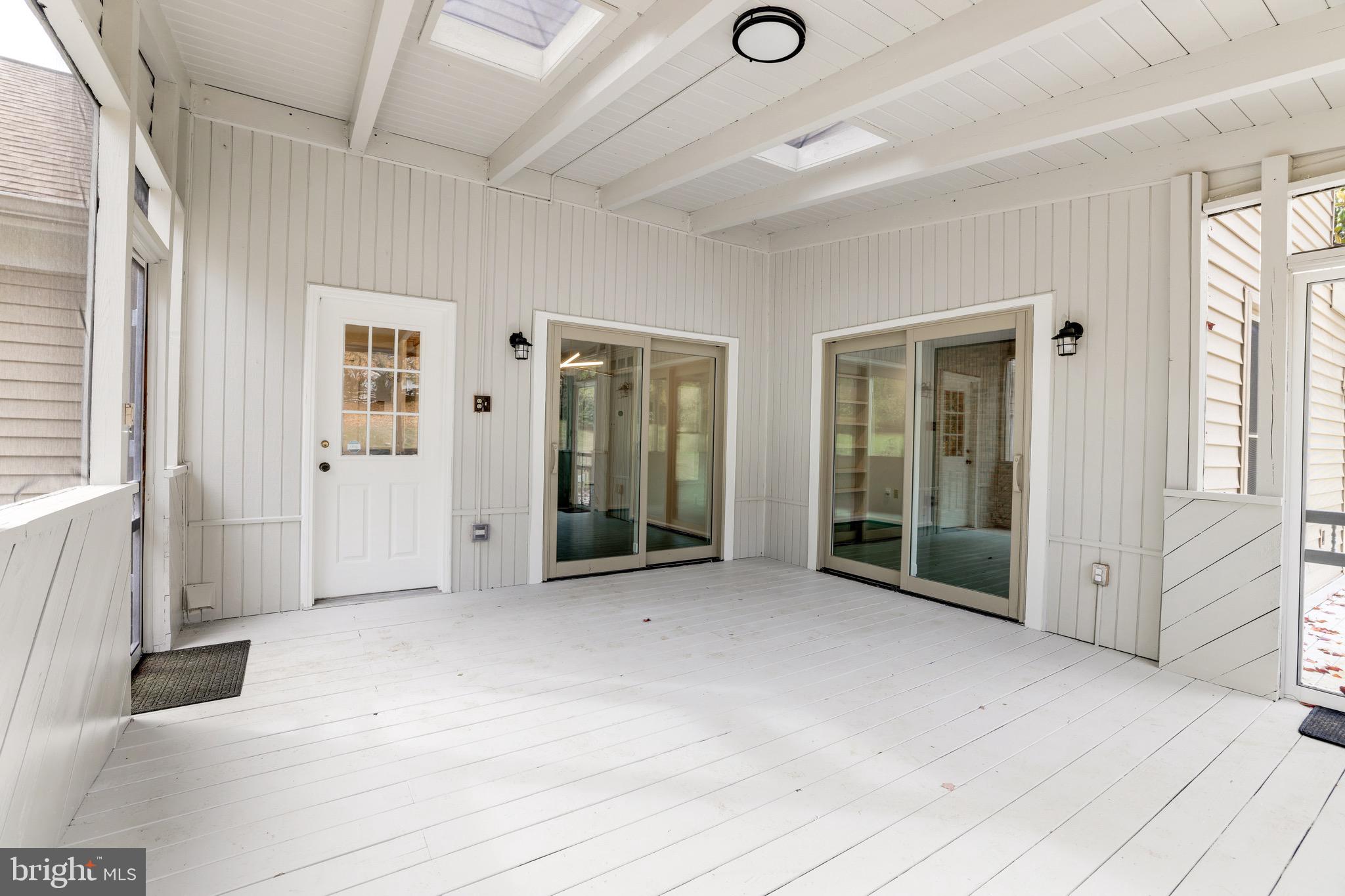 MCLEAN ESTATES - Residential