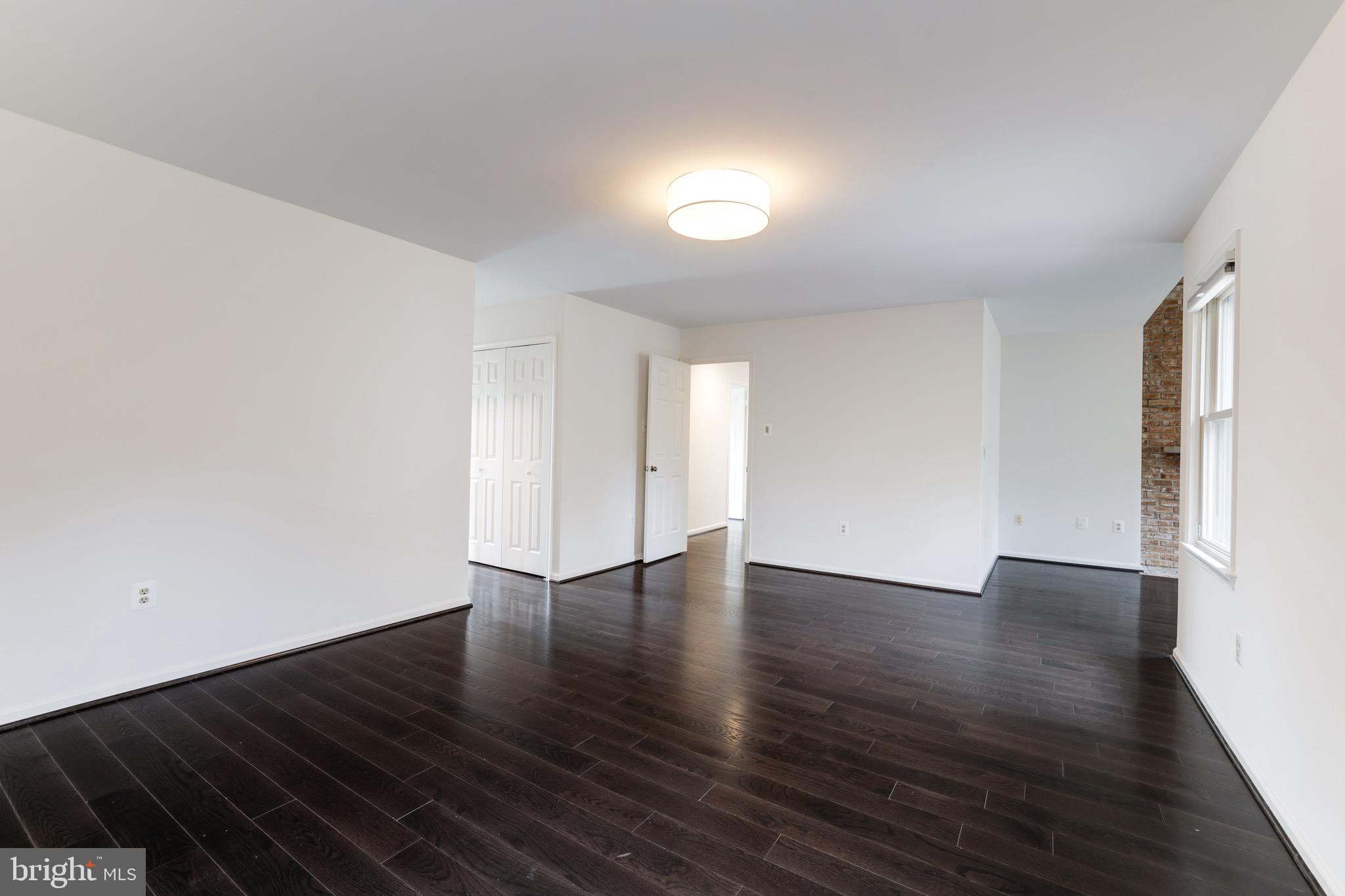 MCLEAN ESTATES - Residential