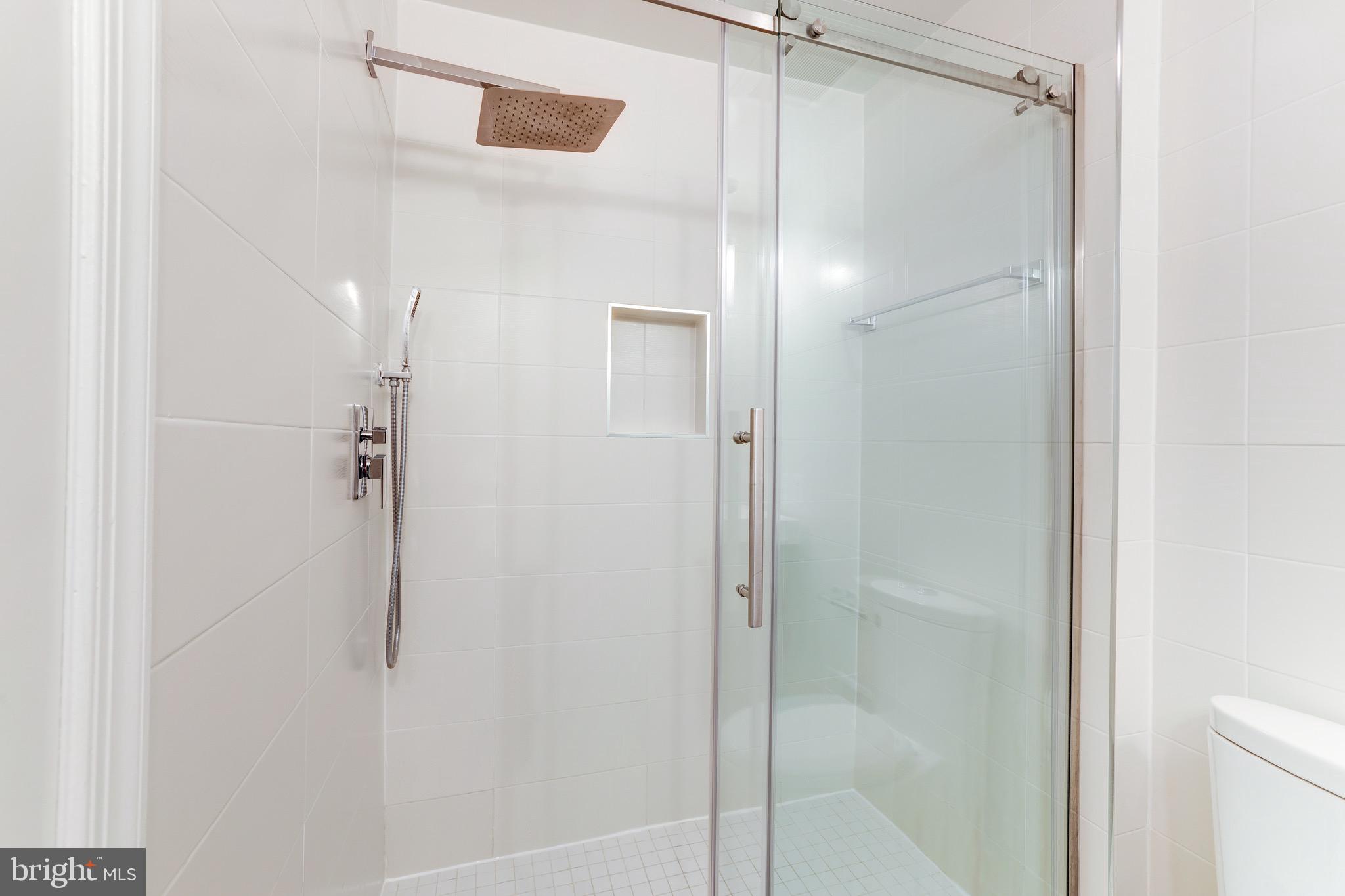 MCLEAN ESTATES - Residential