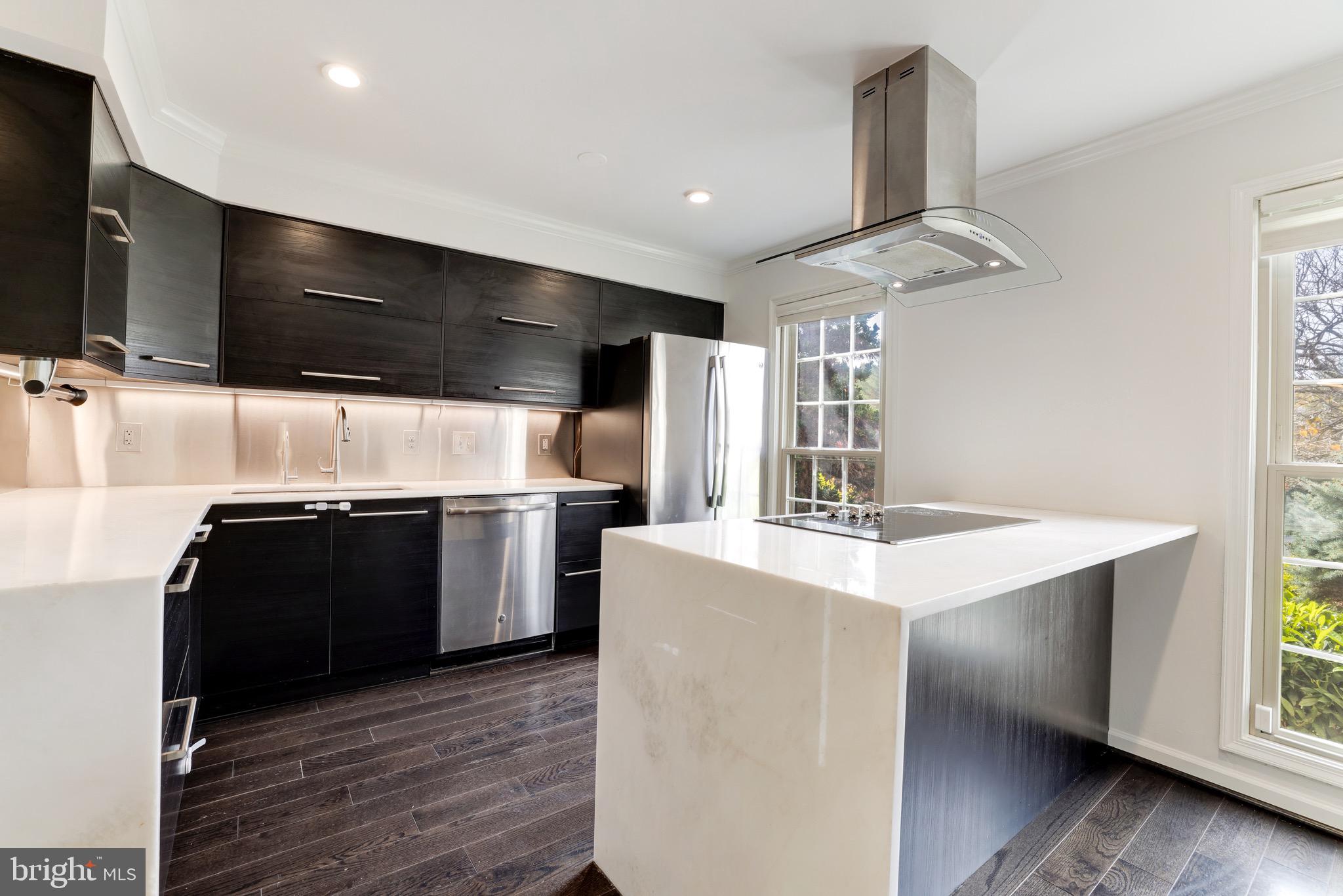 MCLEAN ESTATES - Residential