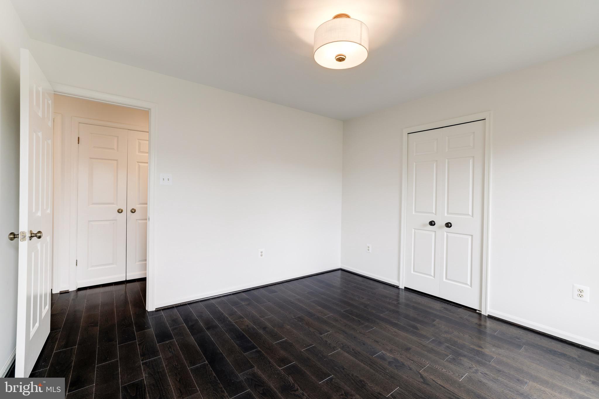 MCLEAN ESTATES - Residential