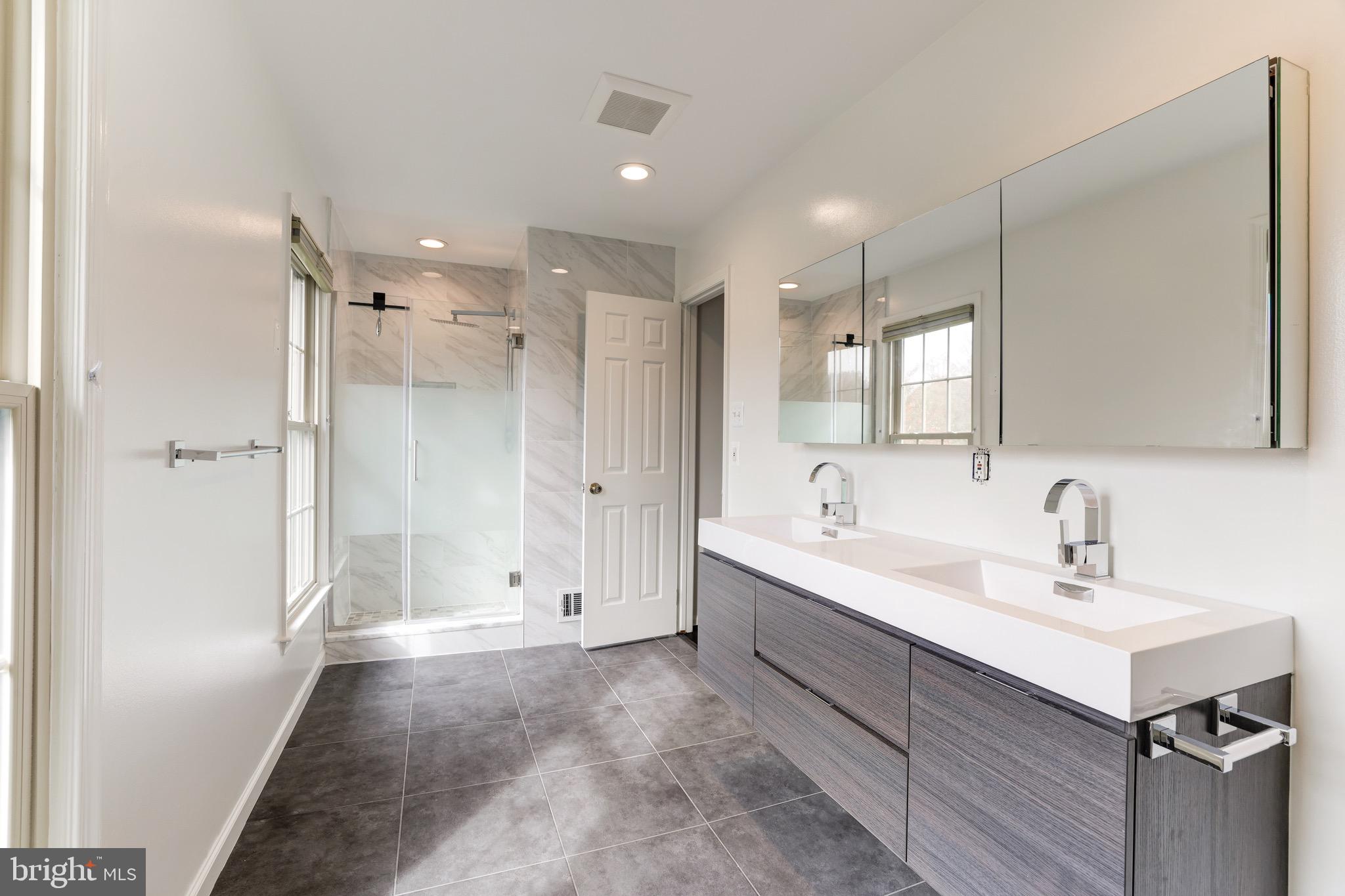 MCLEAN ESTATES - Residential