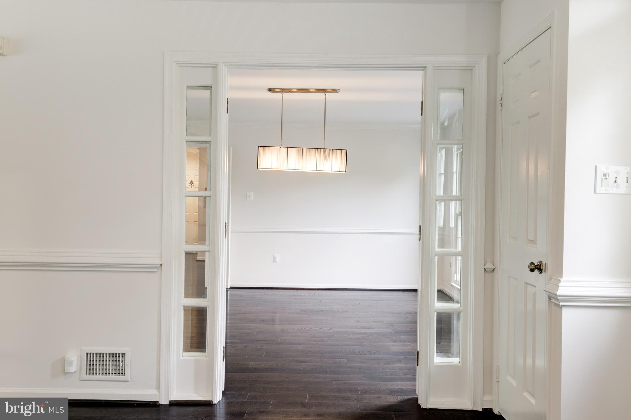 MCLEAN ESTATES - Residential