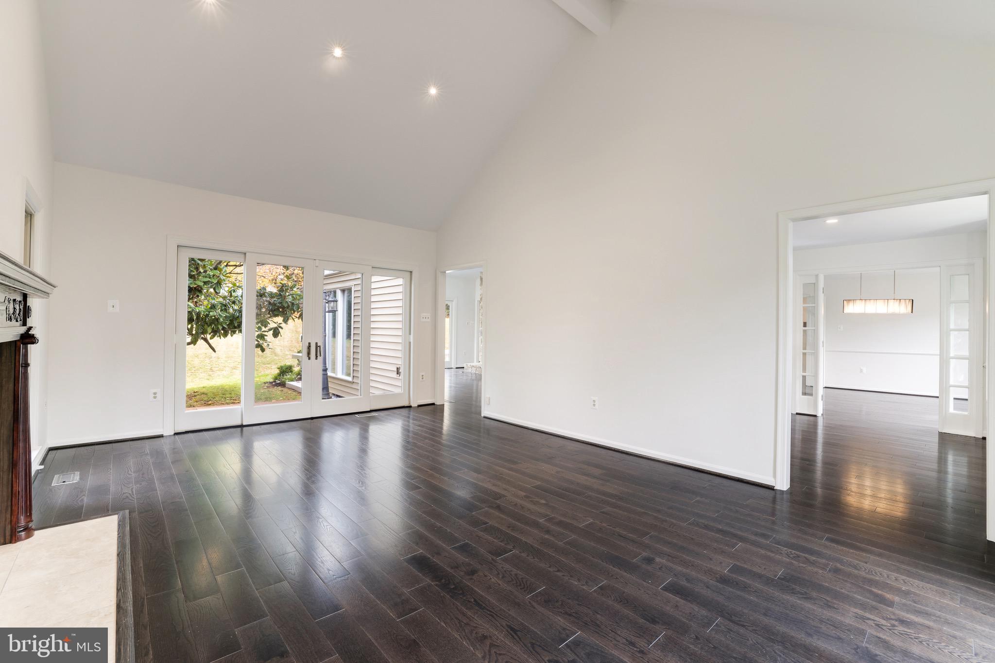 MCLEAN ESTATES - Residential