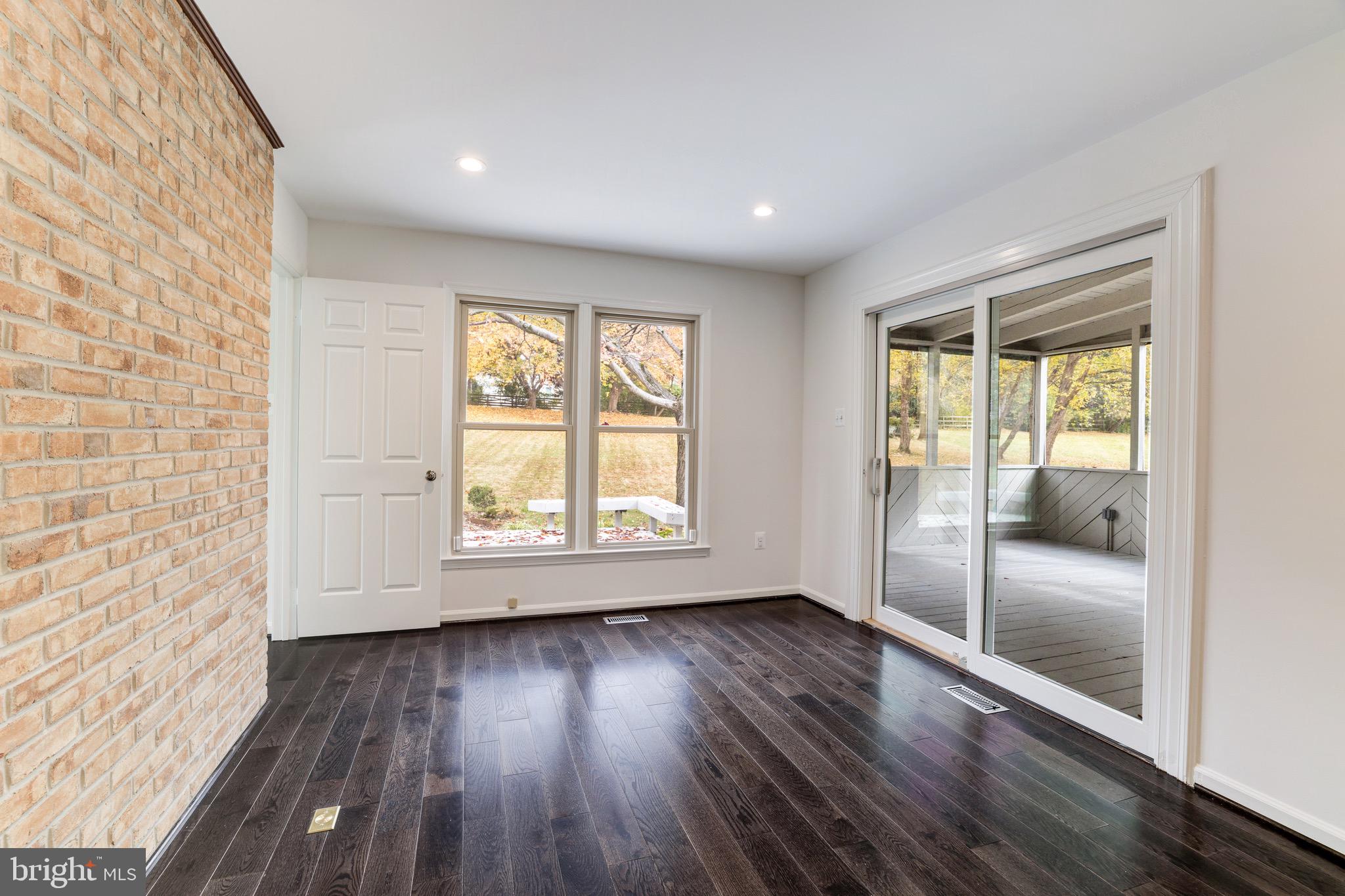 MCLEAN ESTATES - Residential