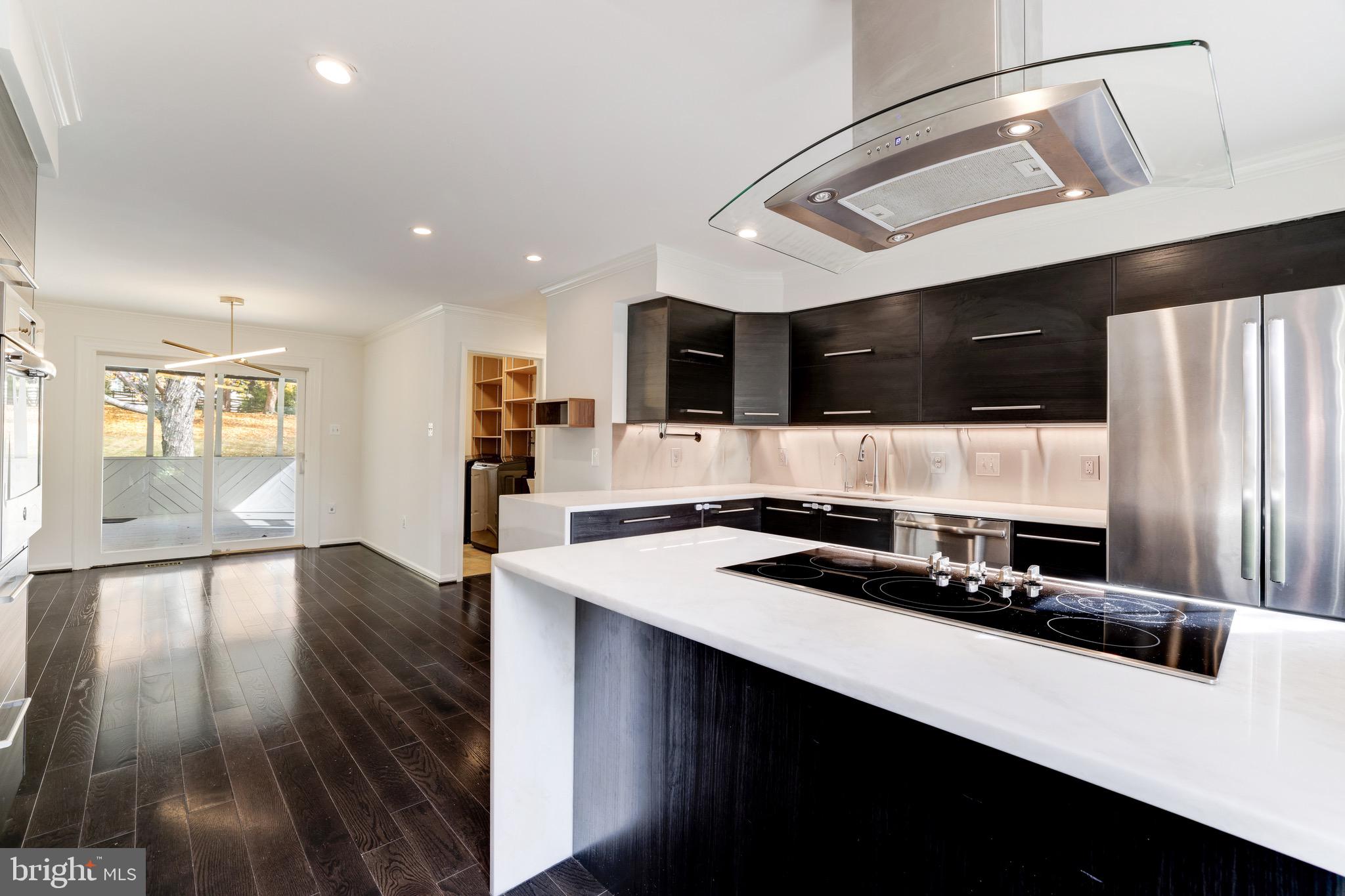 MCLEAN ESTATES - Residential