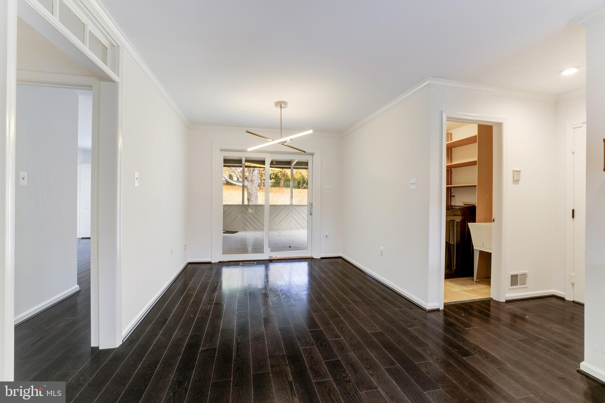 MCLEAN ESTATES - Residential