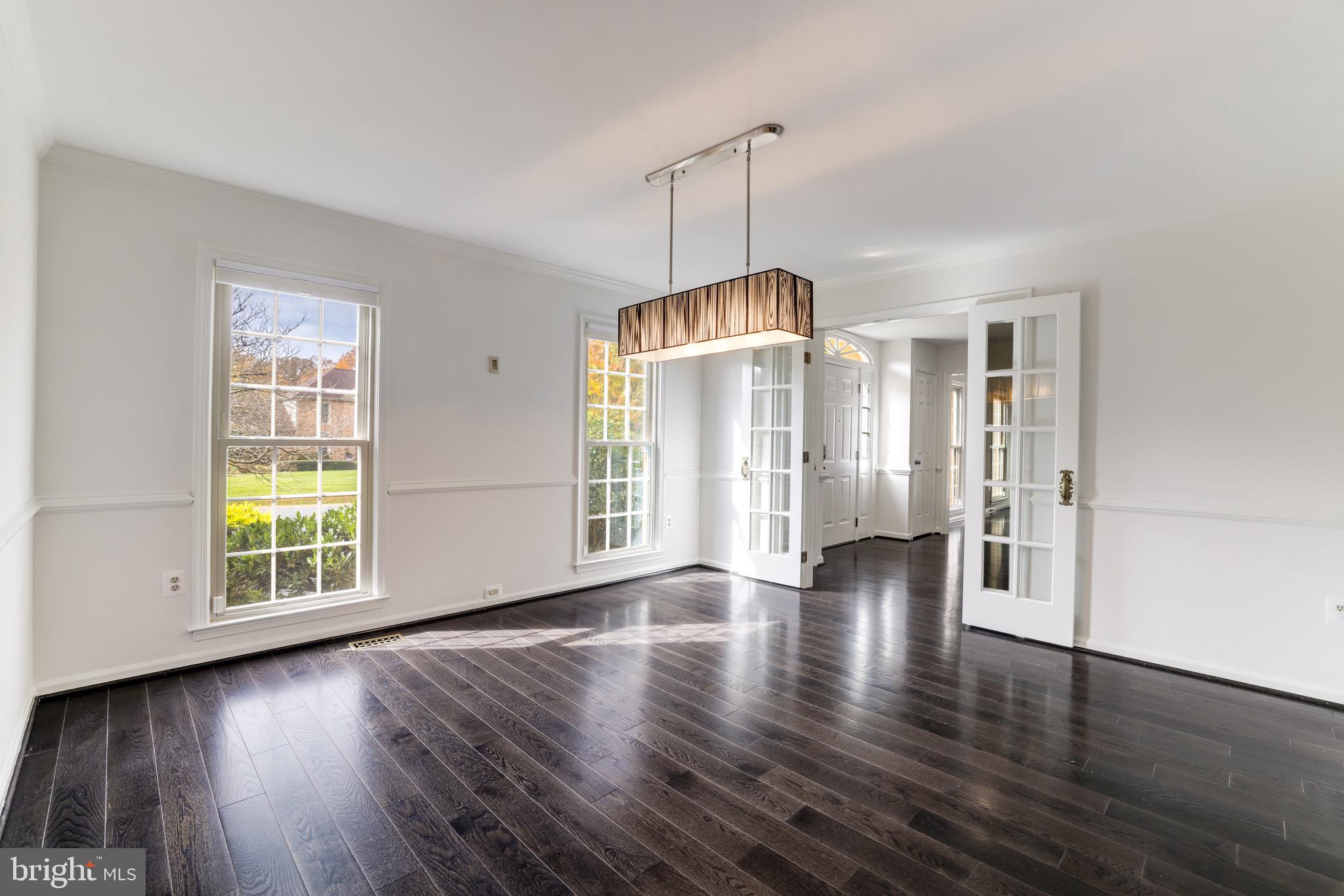 MCLEAN ESTATES - Residential