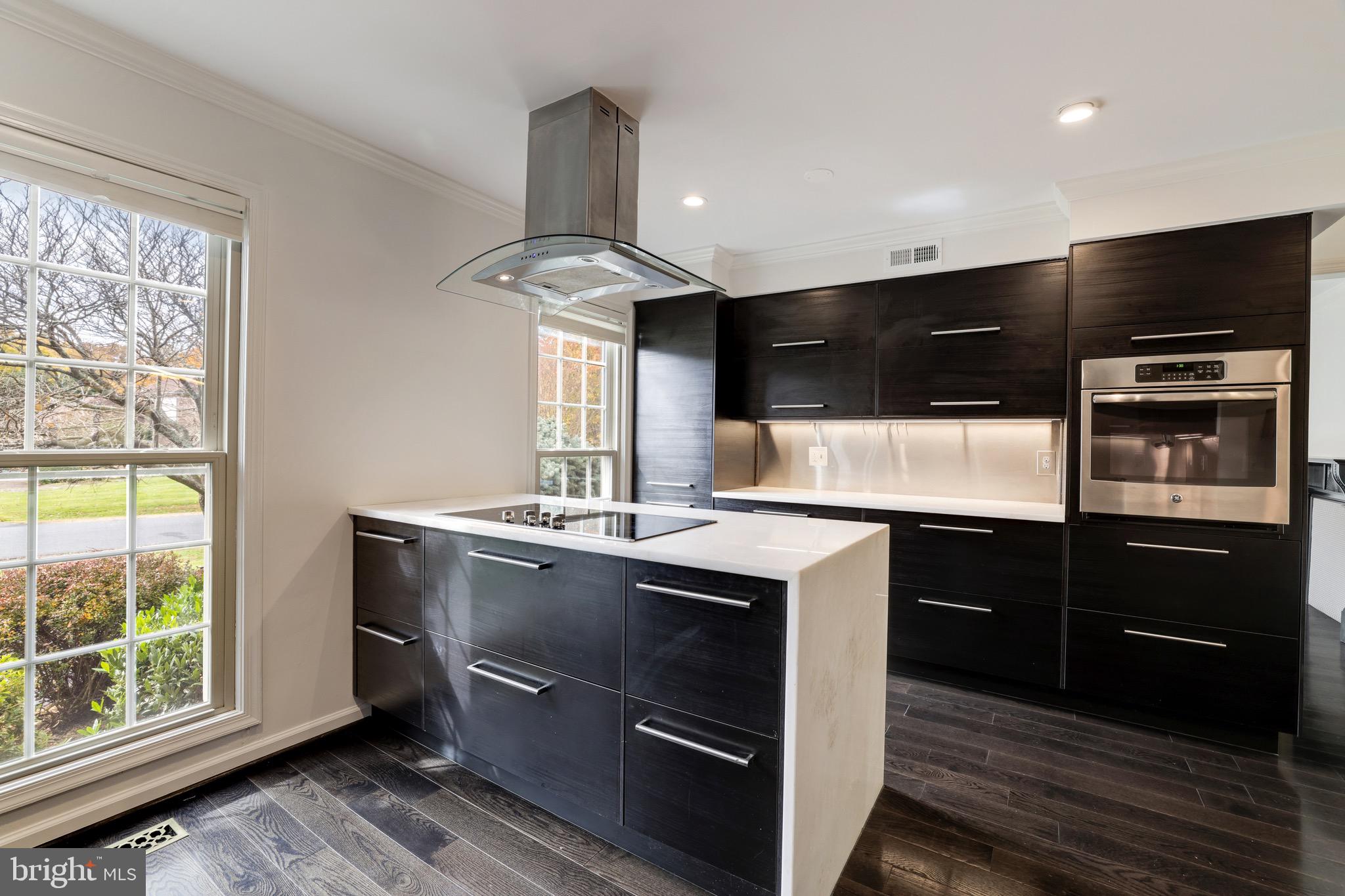 MCLEAN ESTATES - Residential