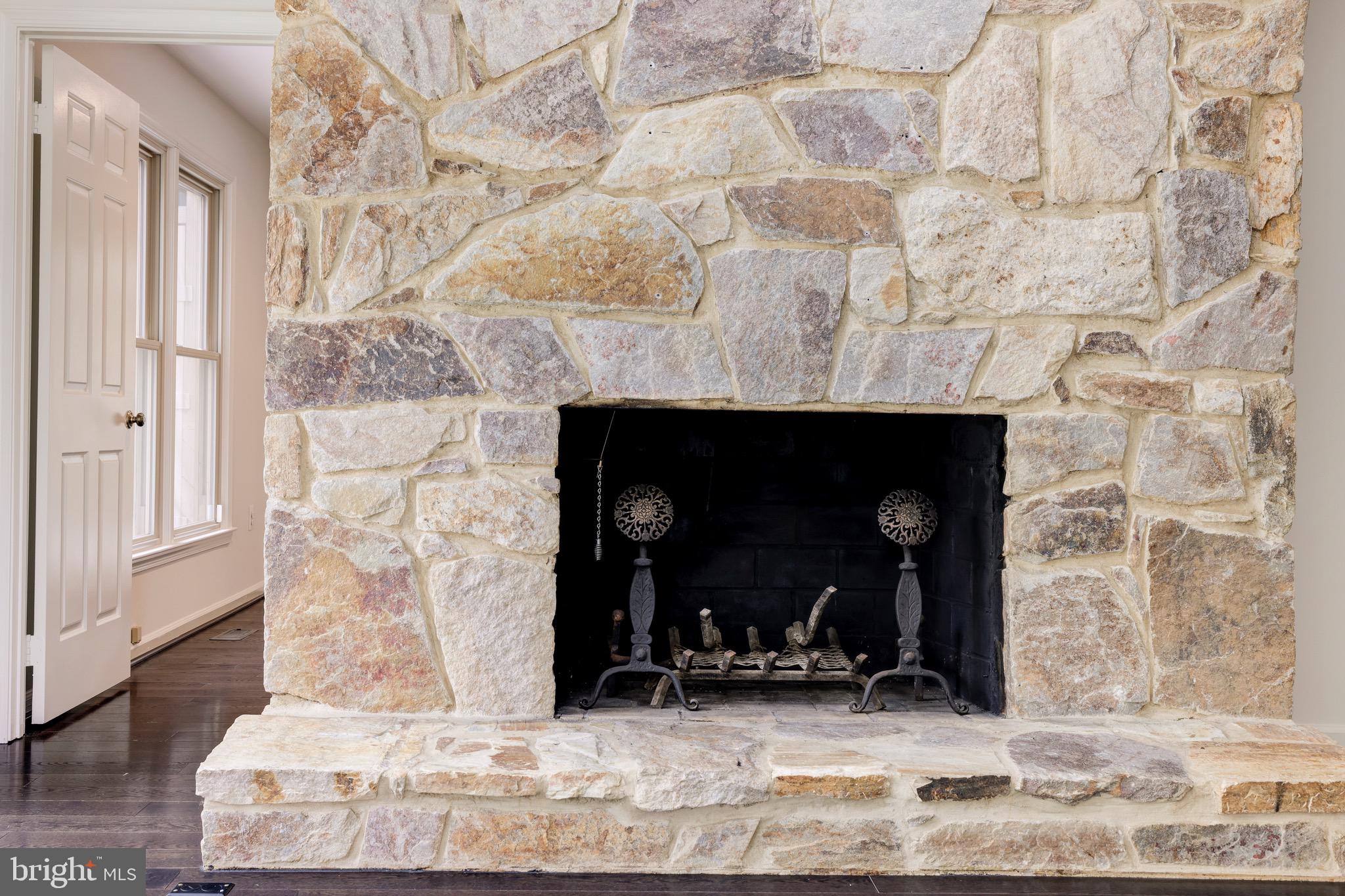 MCLEAN ESTATES - Residential