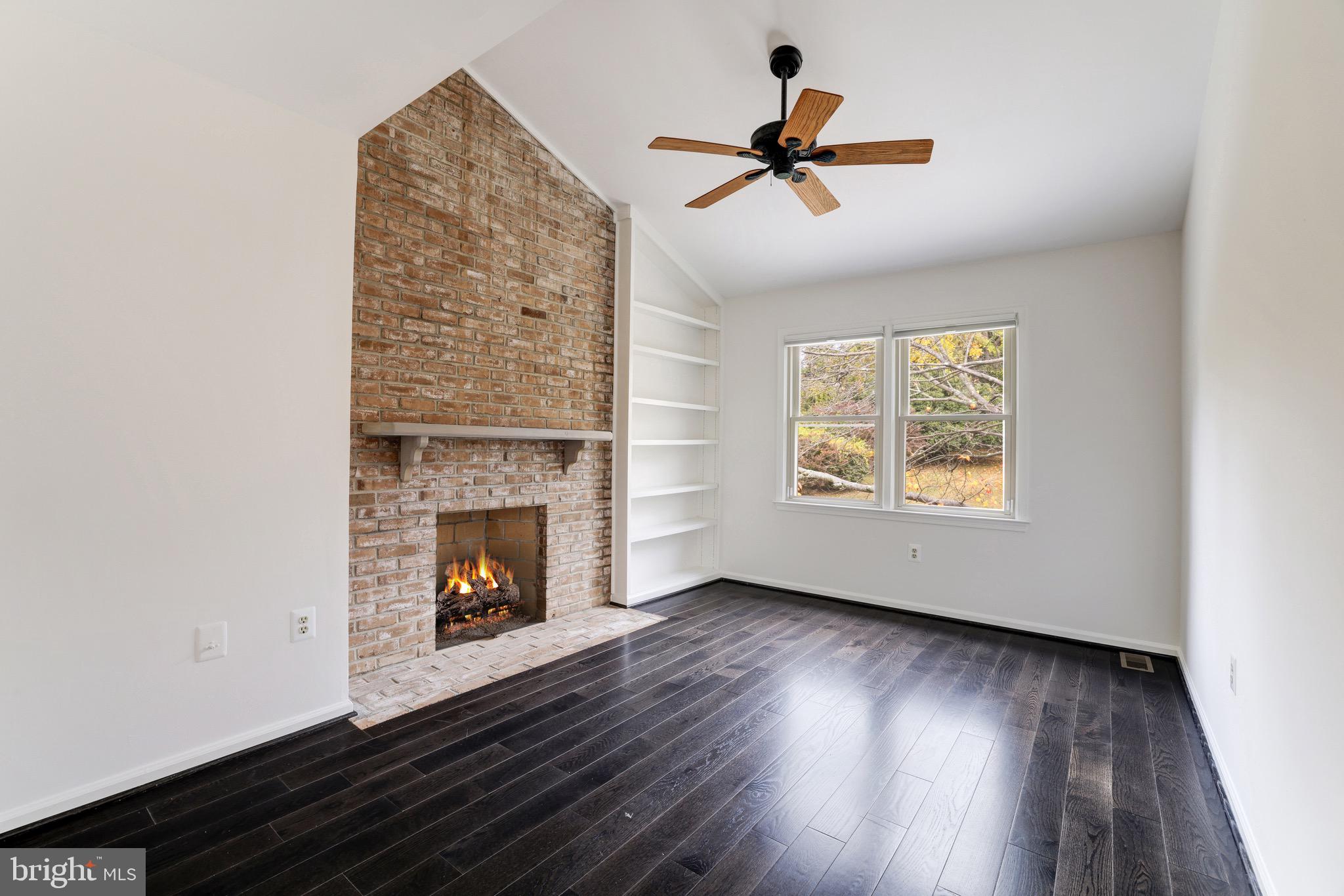 MCLEAN ESTATES - Residential