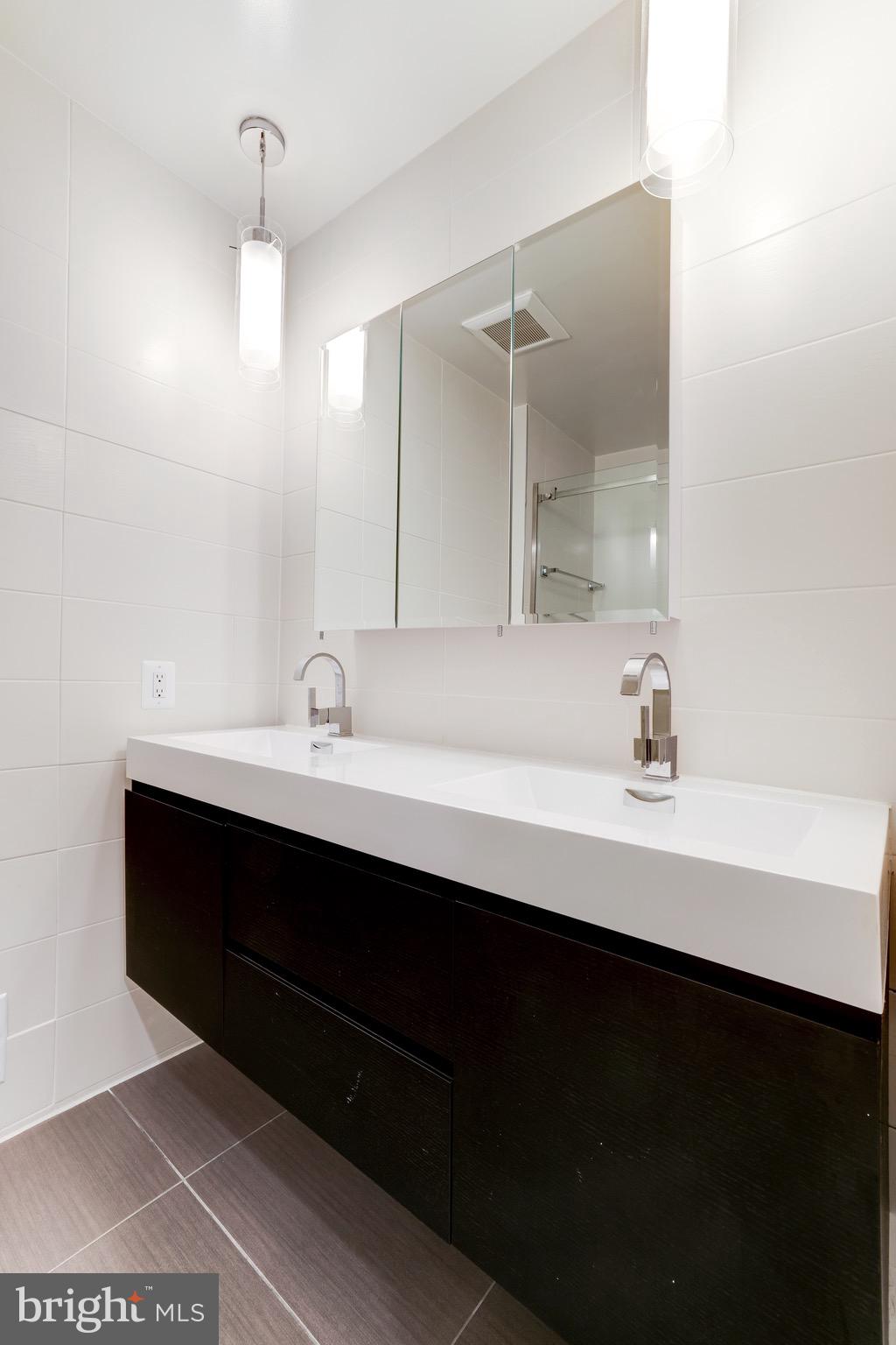 MCLEAN ESTATES - Residential