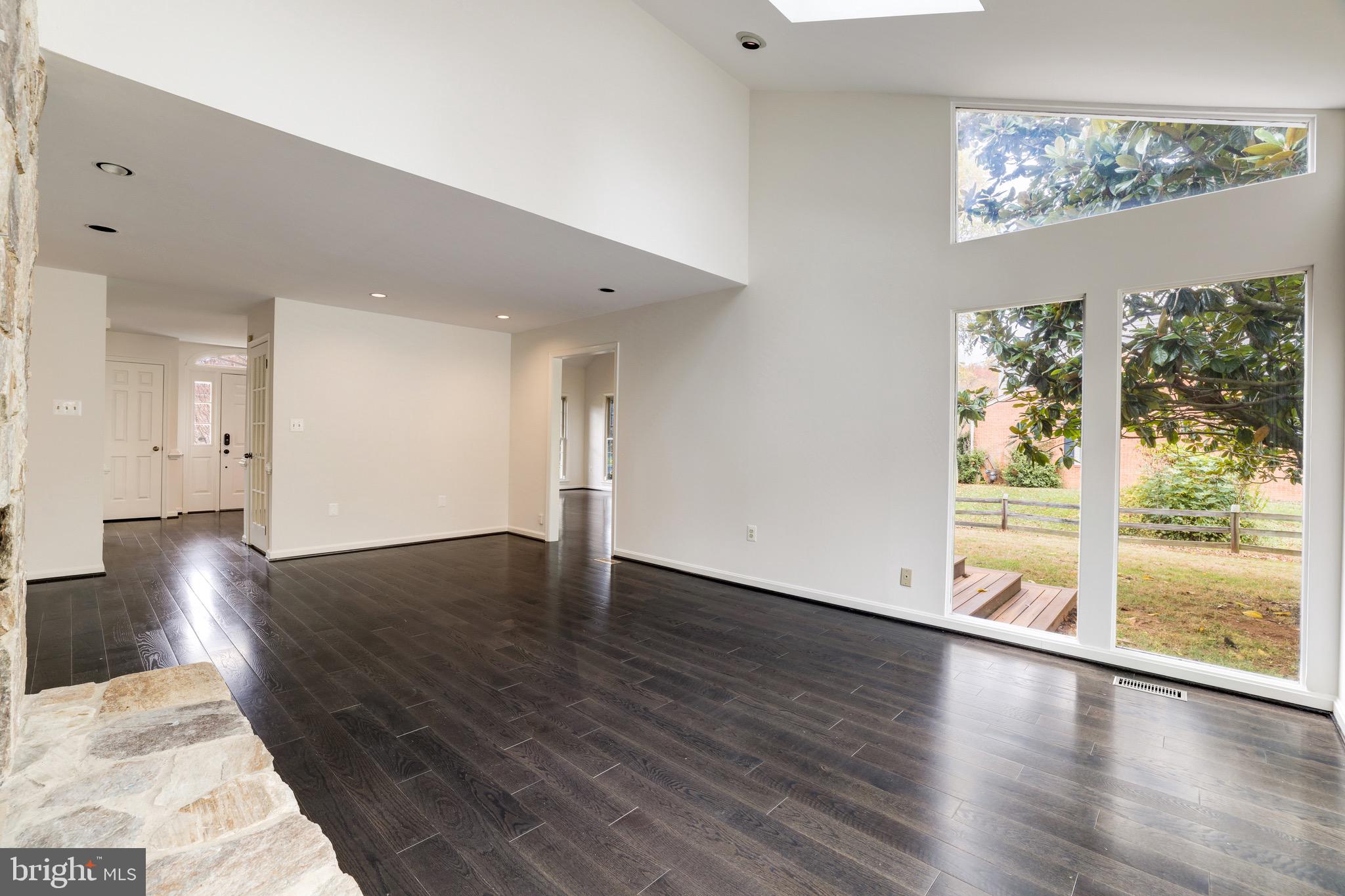 MCLEAN ESTATES - Residential