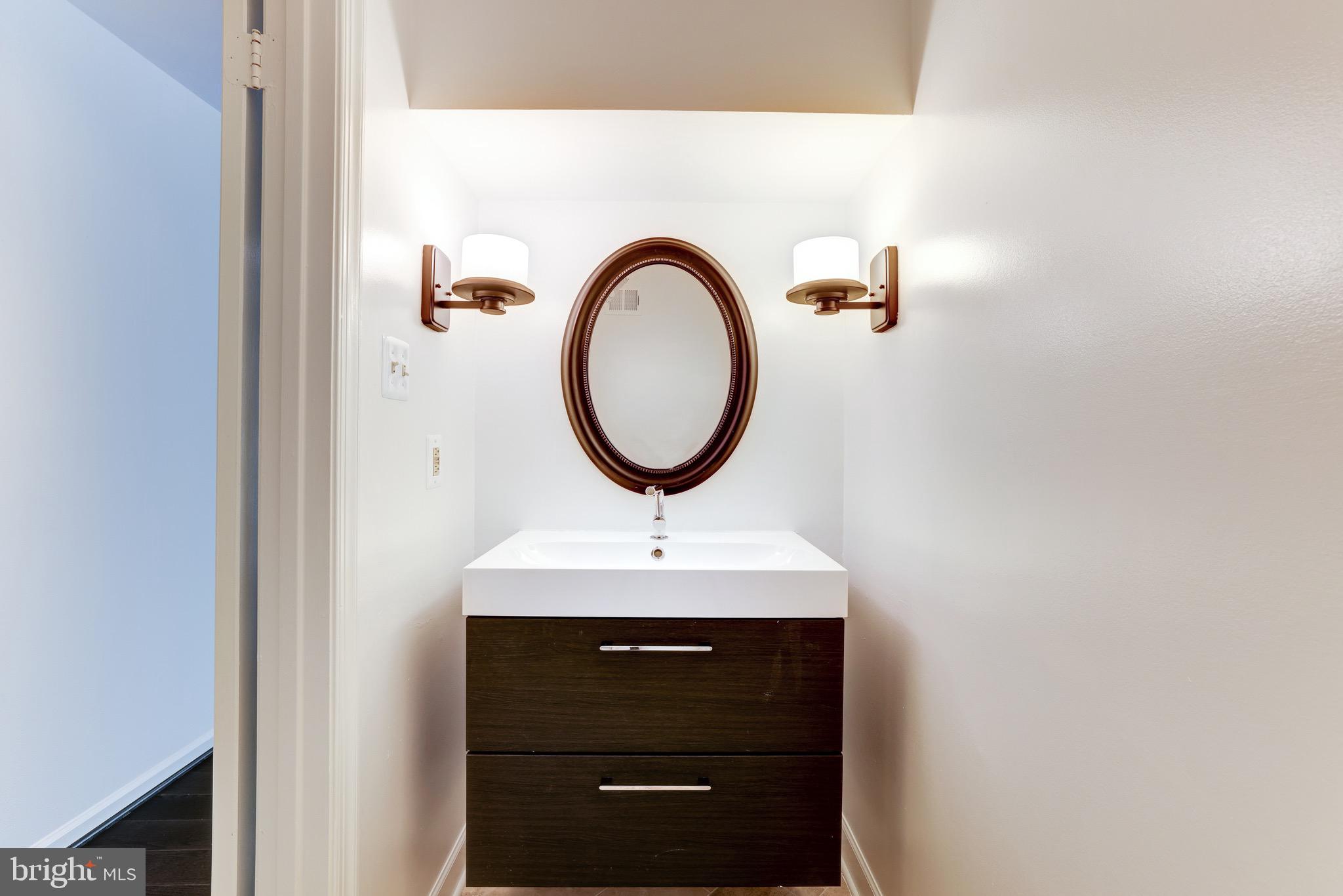 MCLEAN ESTATES - Residential