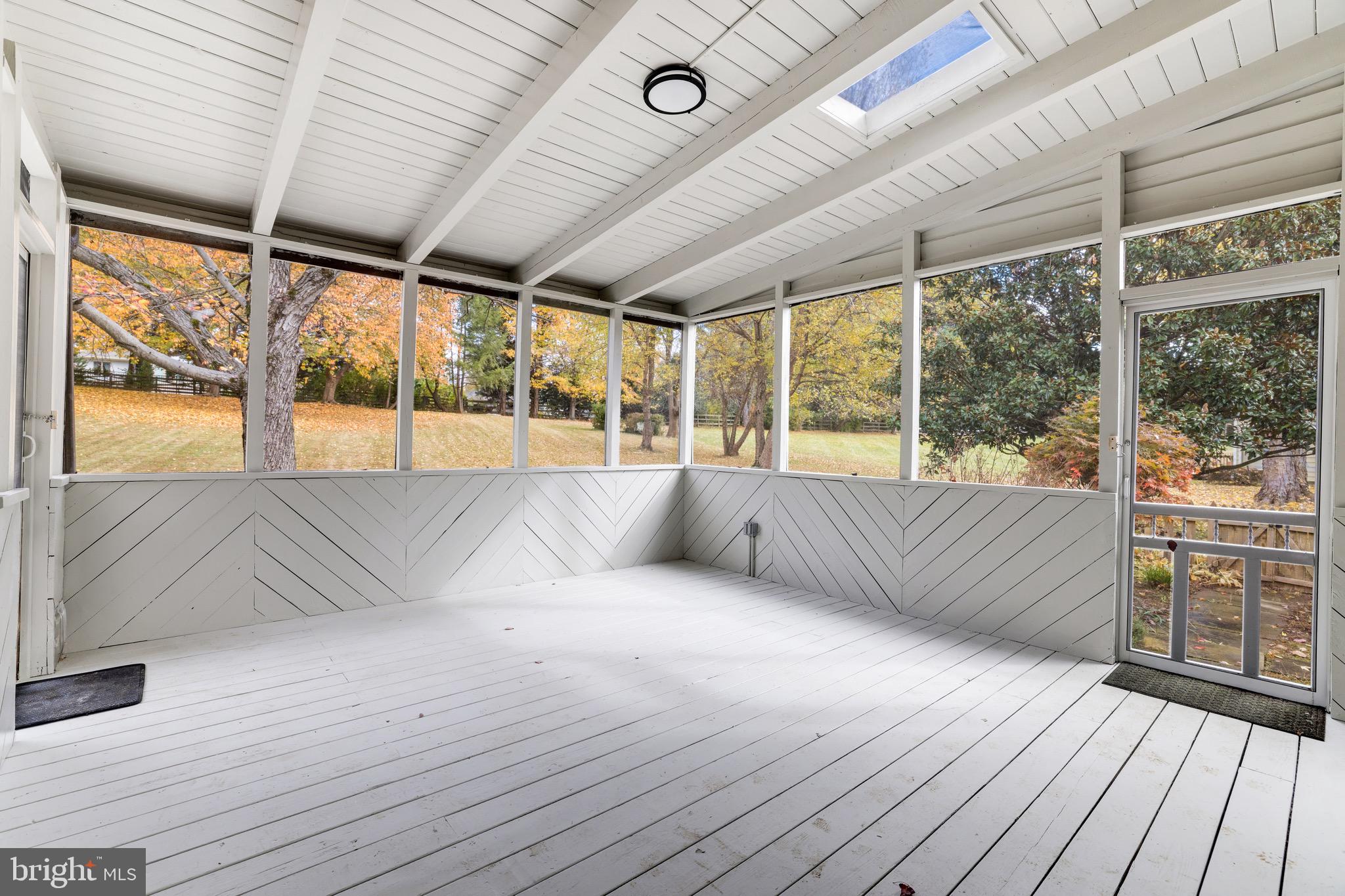 MCLEAN ESTATES - Residential