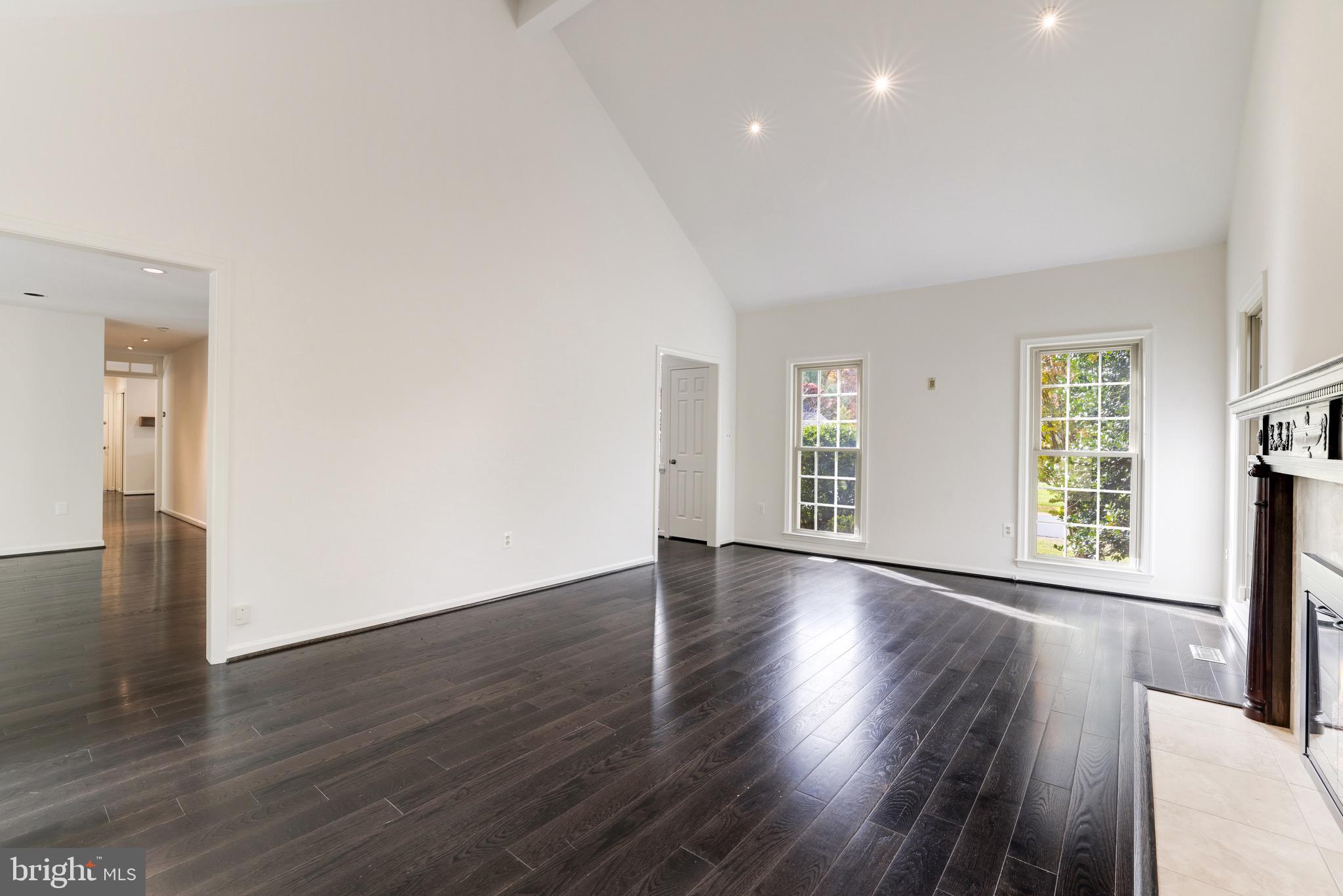 MCLEAN ESTATES - Residential