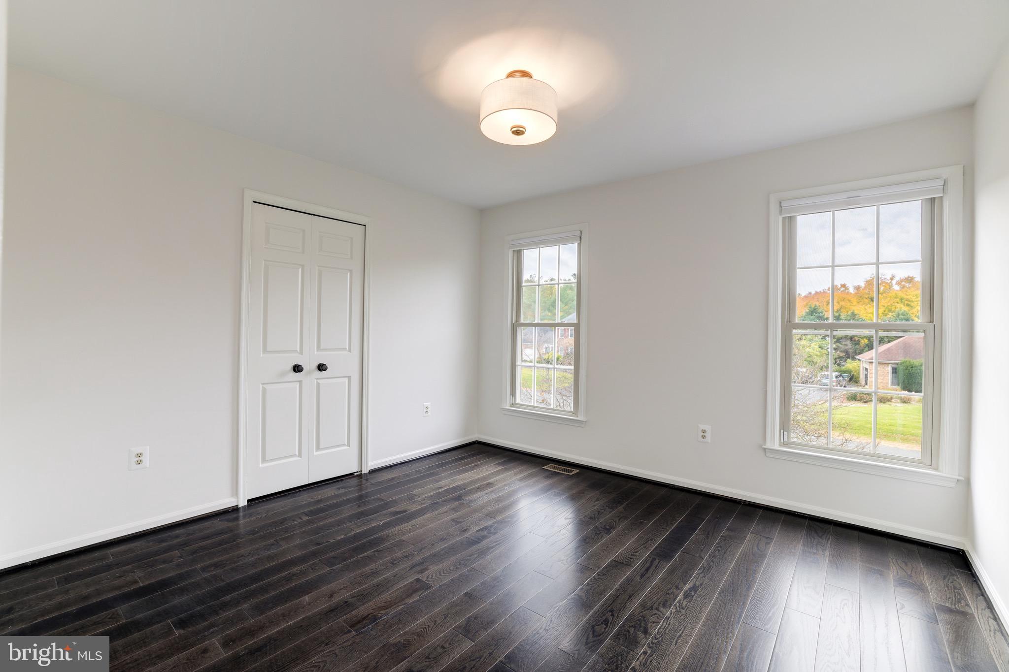 MCLEAN ESTATES - Residential