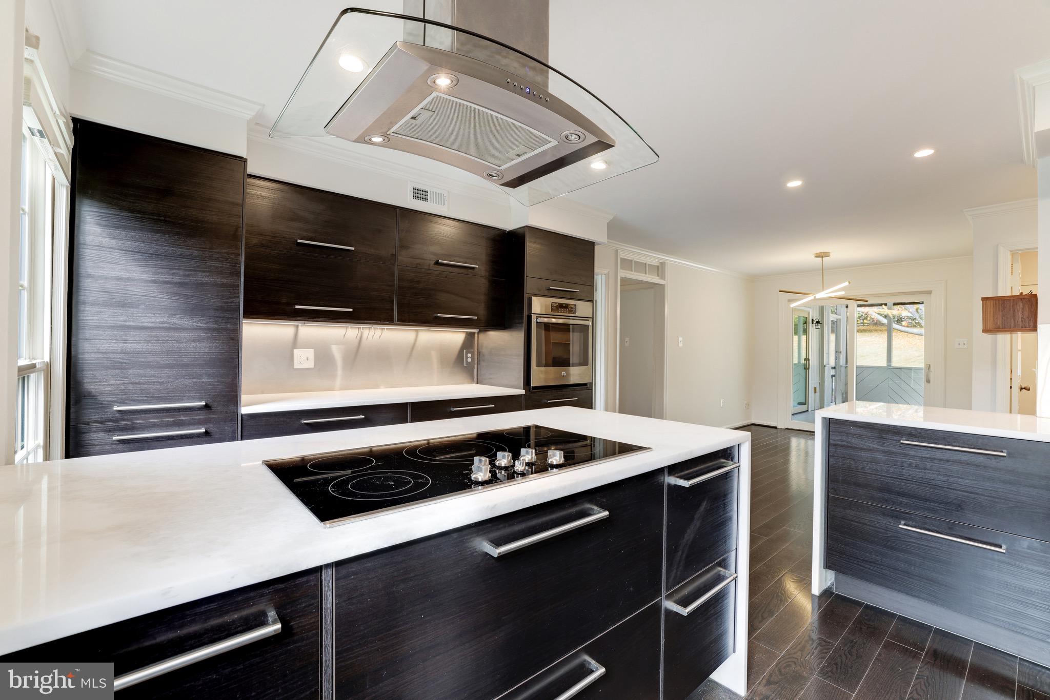 MCLEAN ESTATES - Residential