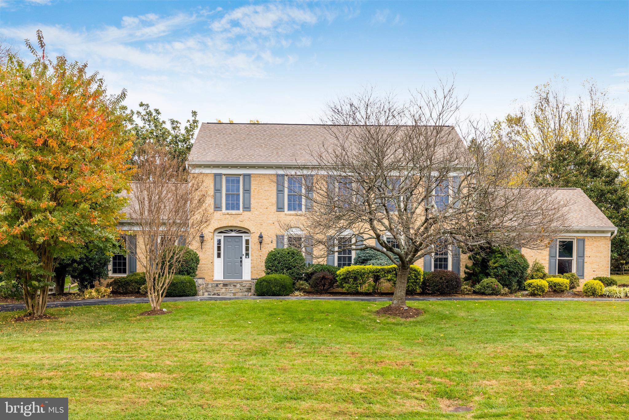 MCLEAN ESTATES - Residential