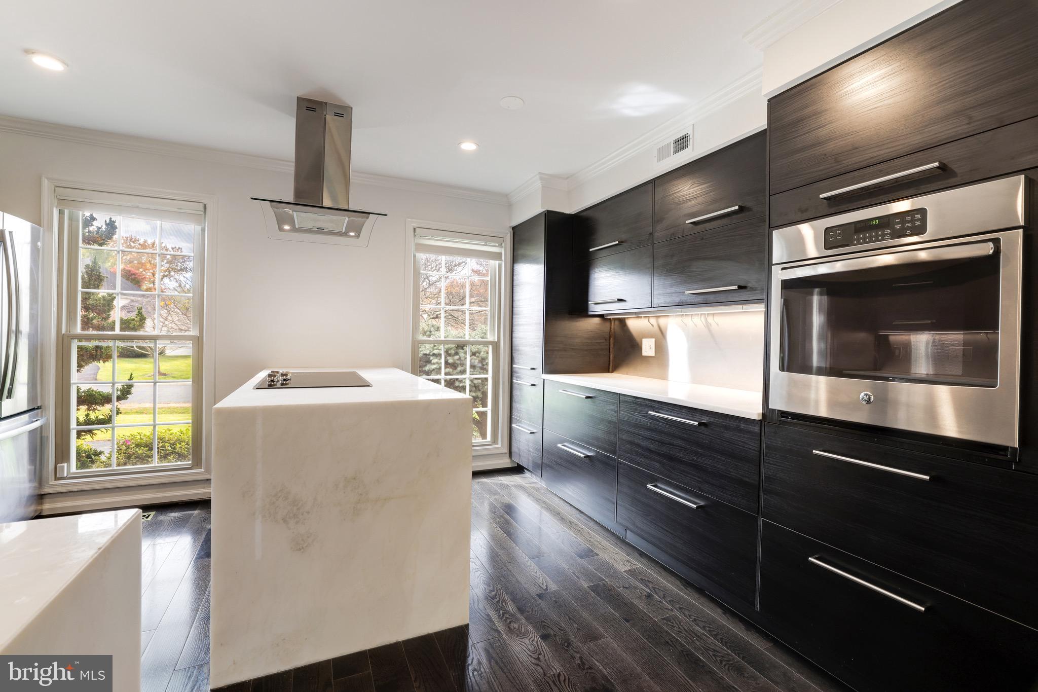 MCLEAN ESTATES - Residential