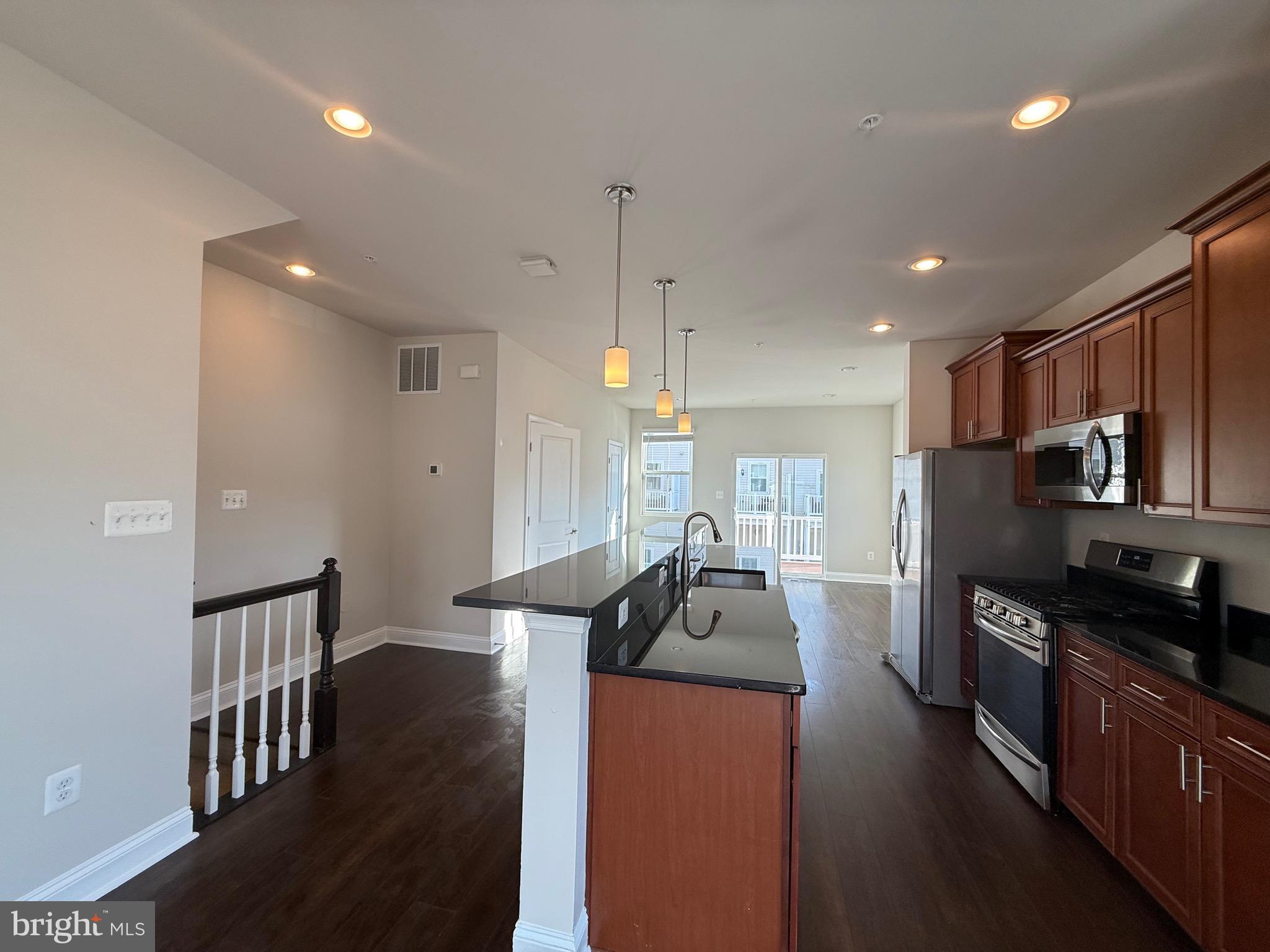 OXFORD SQUARE - Residential