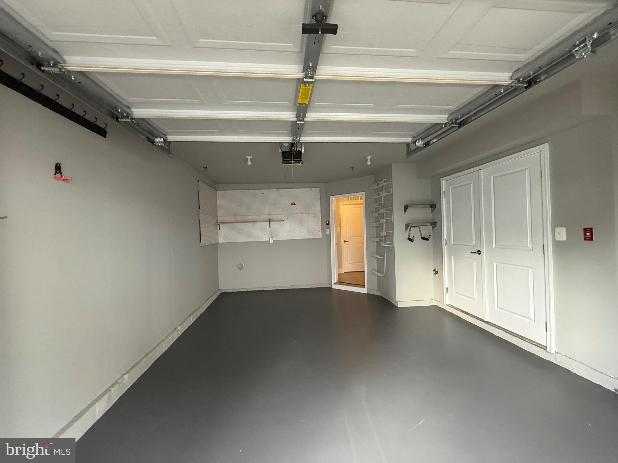 OXFORD SQUARE - Residential