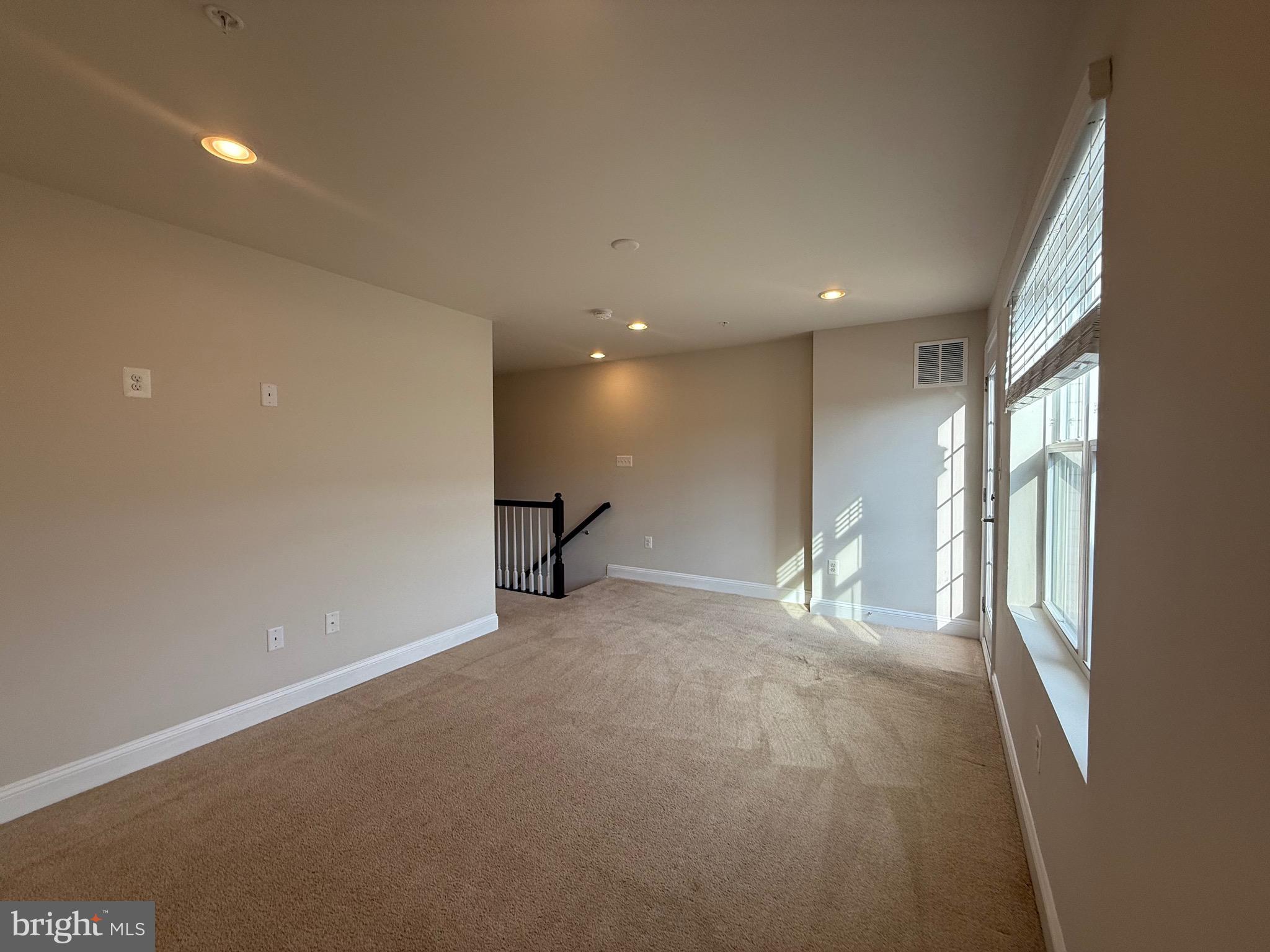 OXFORD SQUARE - Residential