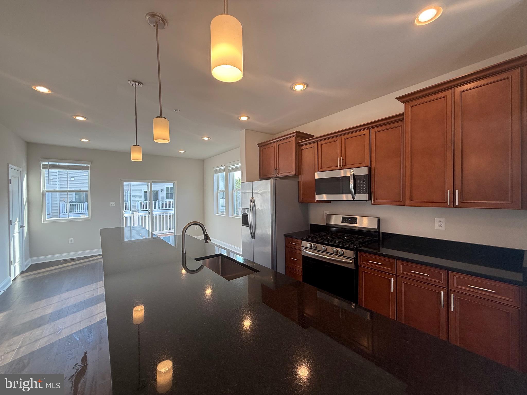 OXFORD SQUARE - Residential